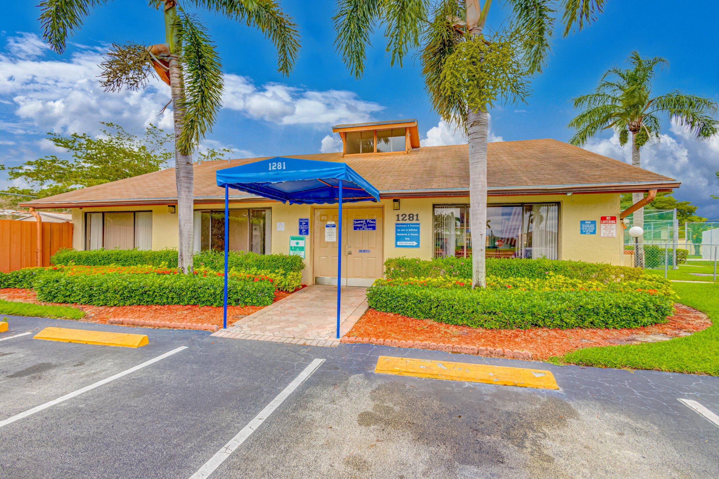 54-Clubhouse.jpg