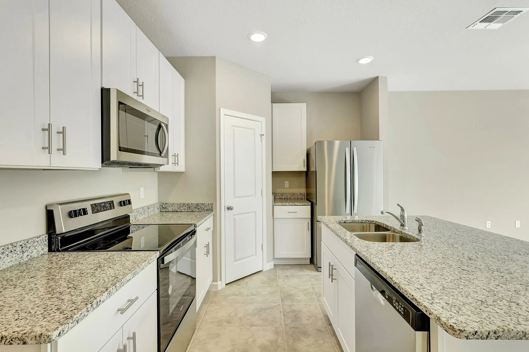 7-Open Kitchen.jpg