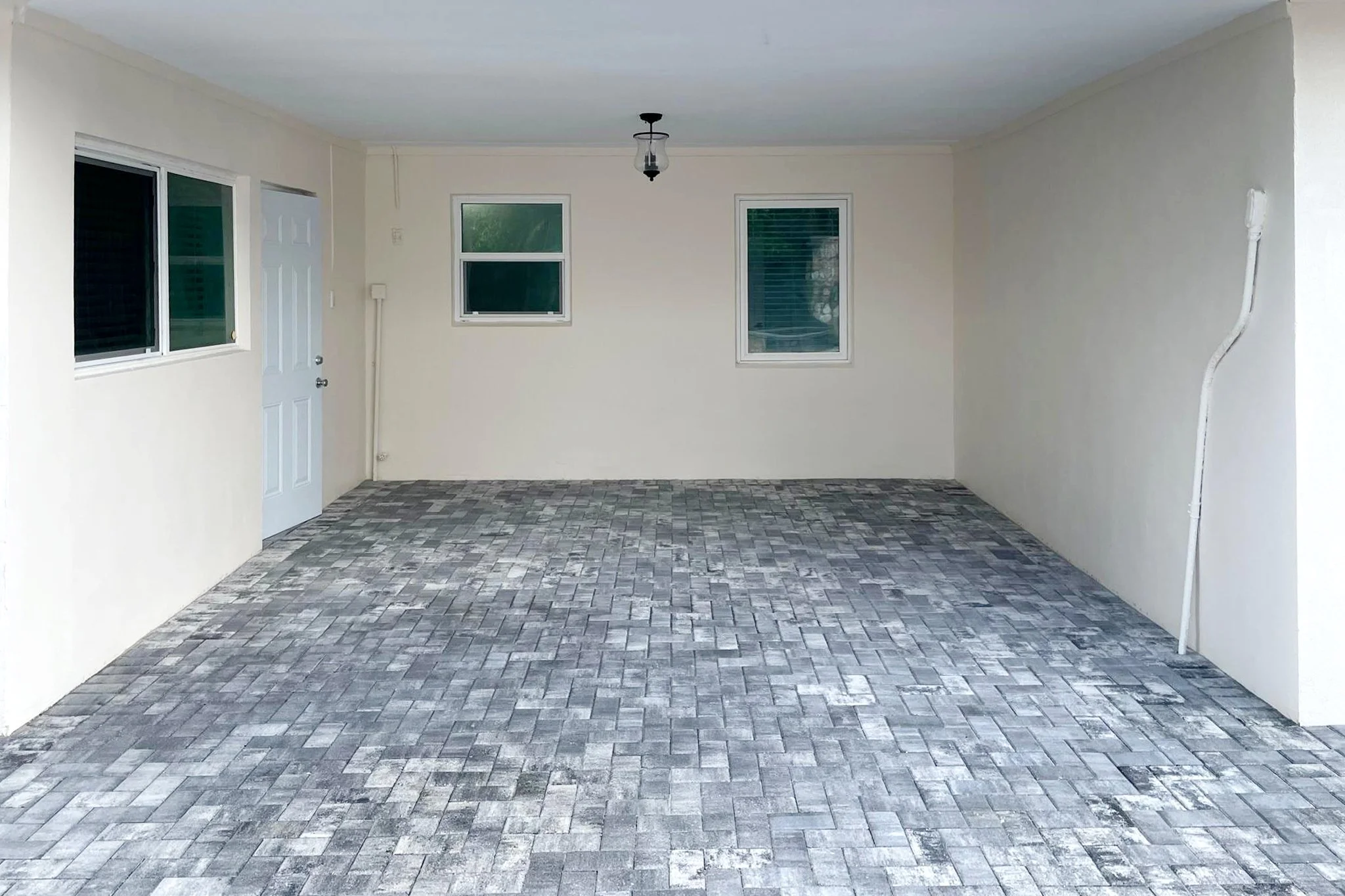 50-Covered Patio.jpg