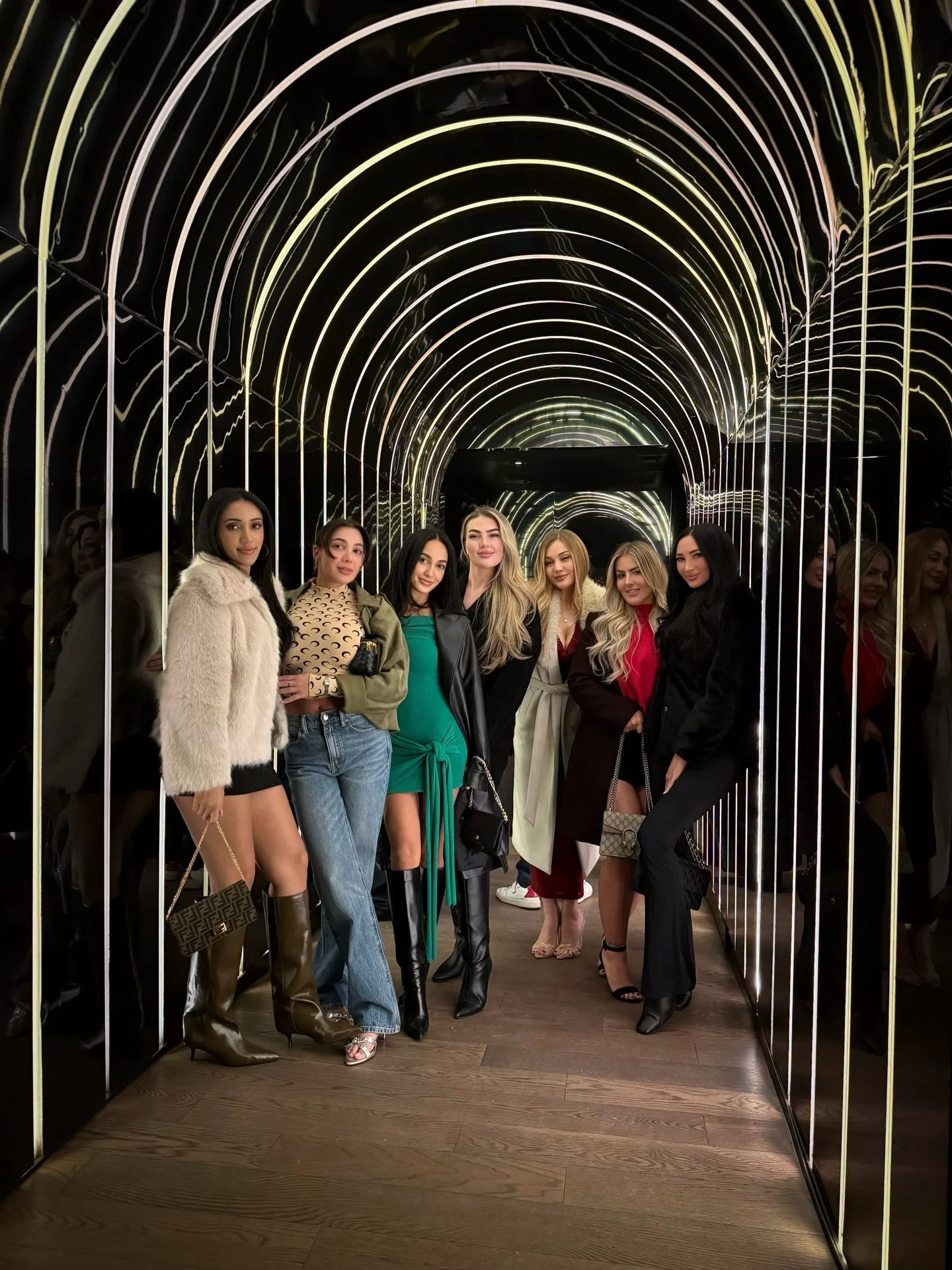 Happy Holidays ❤️💚

Grateful for another amazing year and the wonderful clients who made it so special. 🎄✨ Thank you for your trust and support&mdash; xox Team IL 👯&zwj;♀️👯&zwj;♀️
