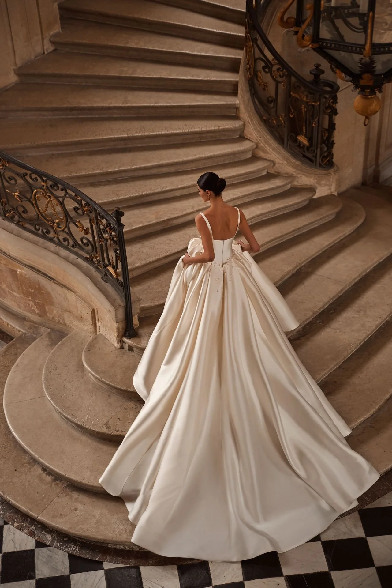 19_Alaia02.jpg