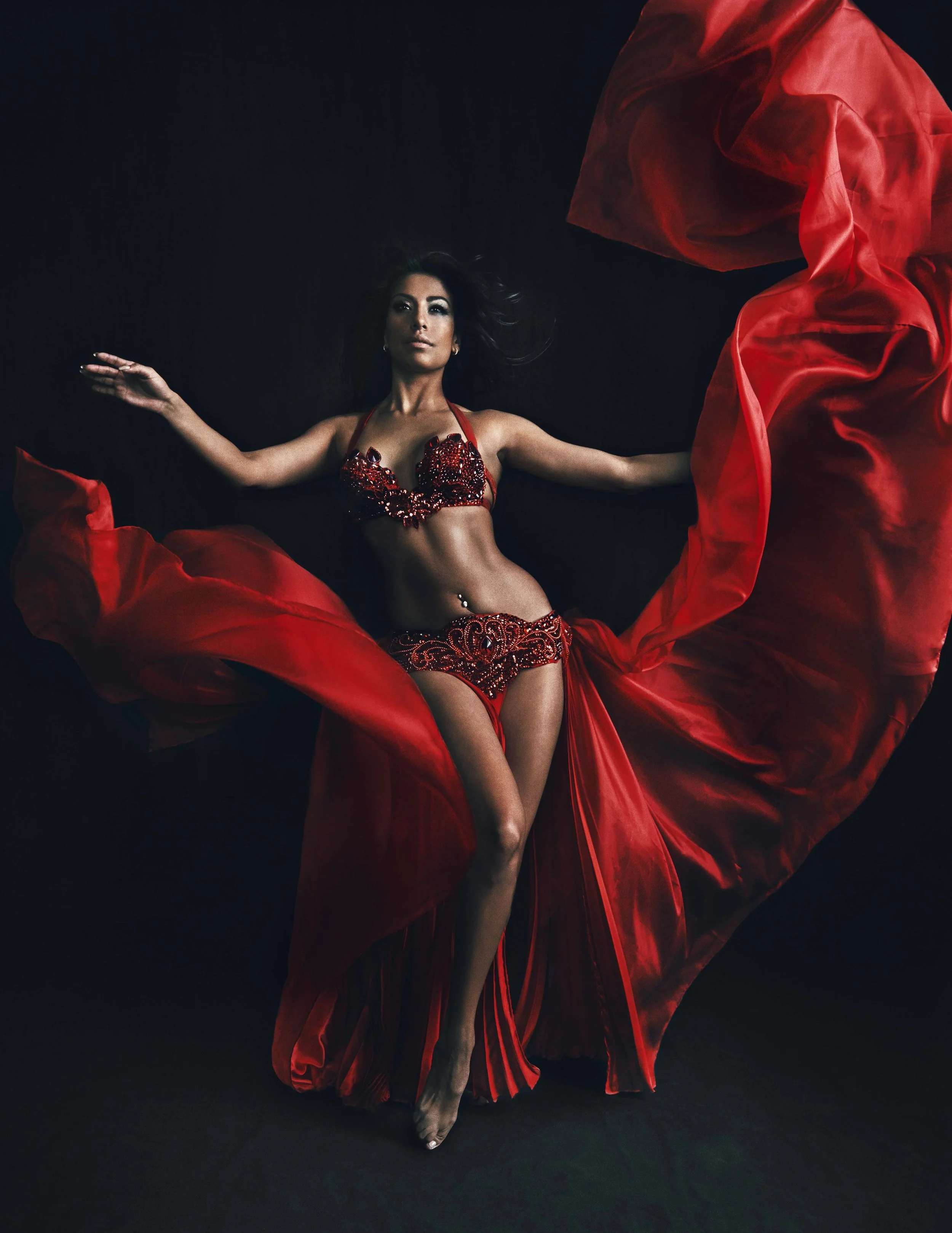 Samantha Diaz before the Fire Photo by Sophy Holland.jpg