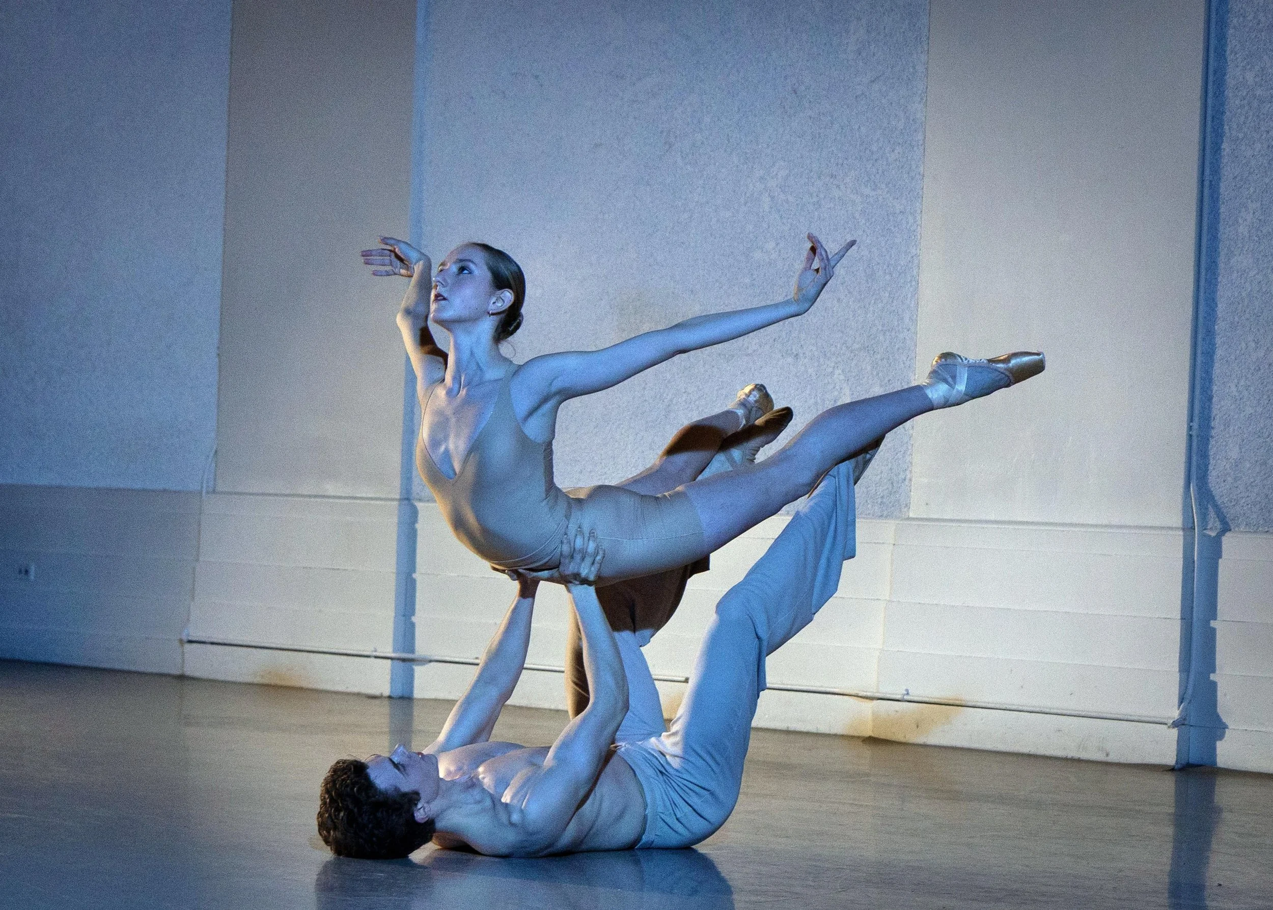Max Barker and Maisee Anderson in "Nature Boy" choreographed by Kathryn Roszak, part of "A Pop-Up Ballet at New York City Center," presented March 30, 2026 by Danse Lumière. Photo by Kent G. Becker.