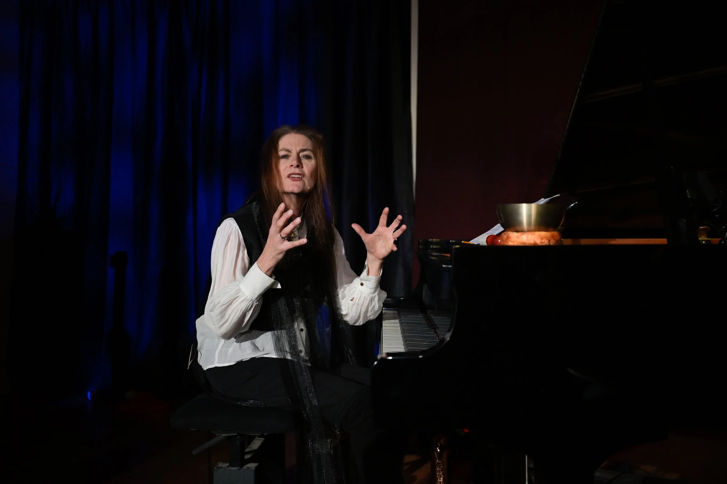 Tracey Yarad - Live 4.jpeg