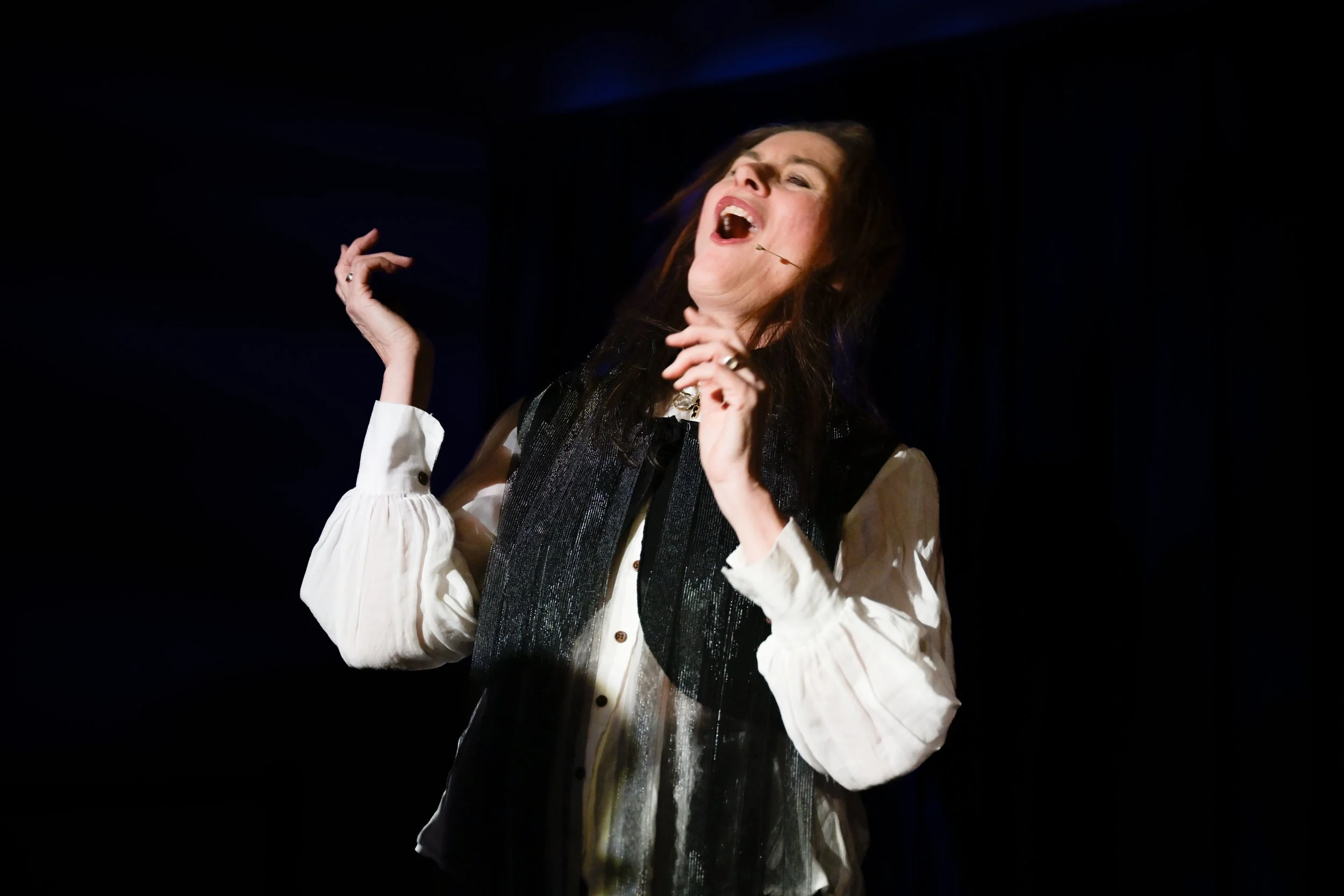 Tracey Yarad - Live 2.jpg