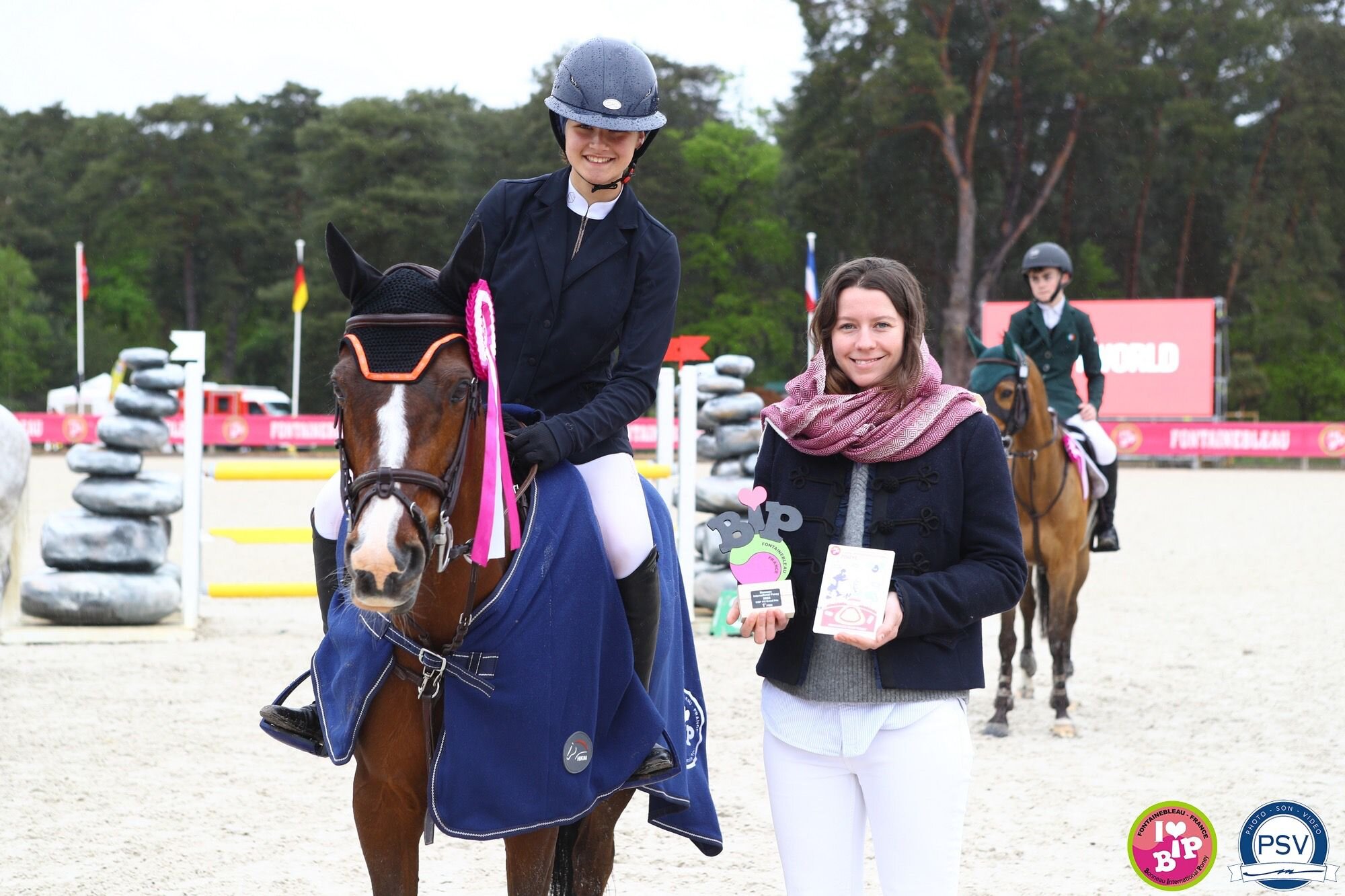 Bonneau International Pony da un paso más para ayudar a los niños necesitados