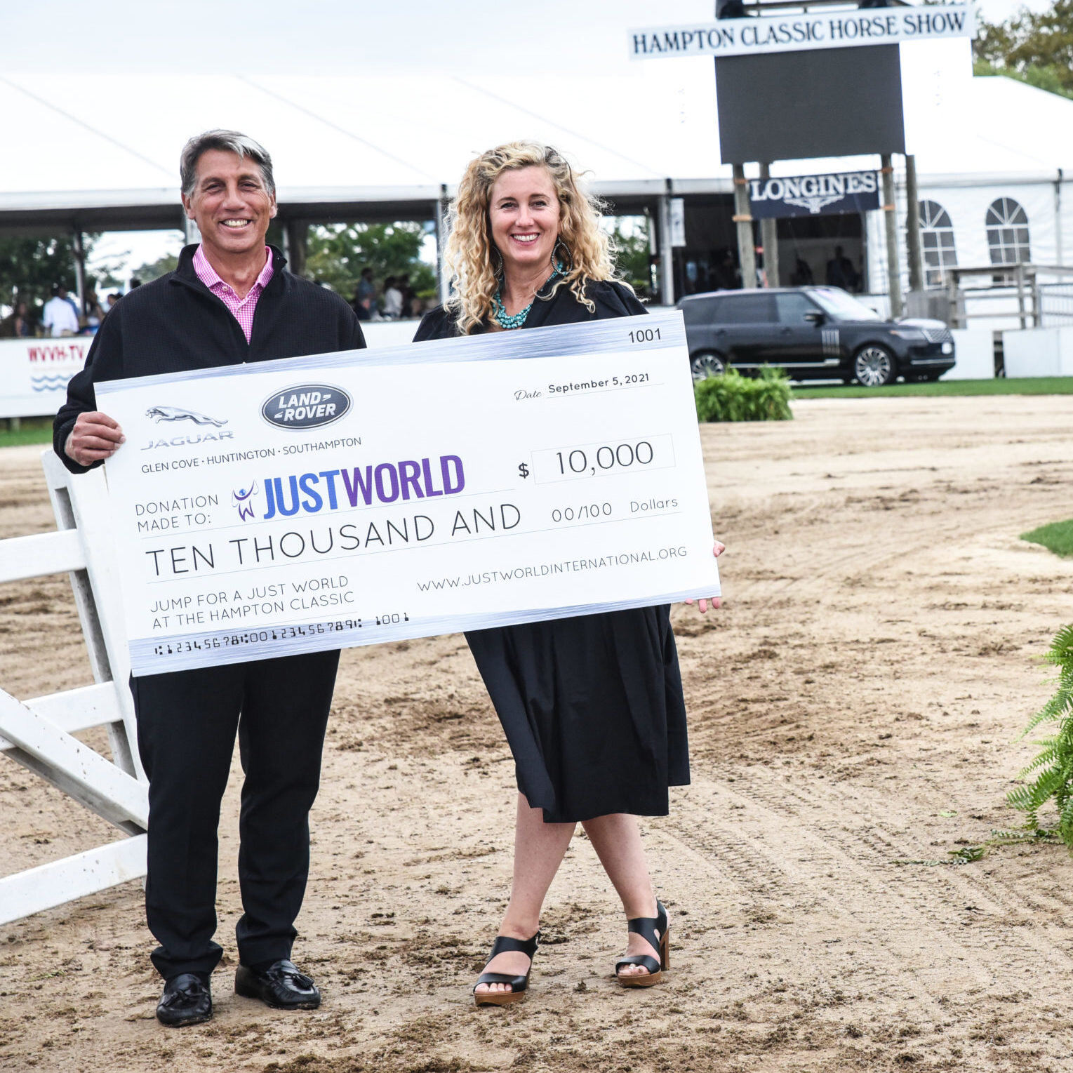Jaguar Land Rover Long Island muestra su espíritu solidario apoyando la educación de niños vulnerables