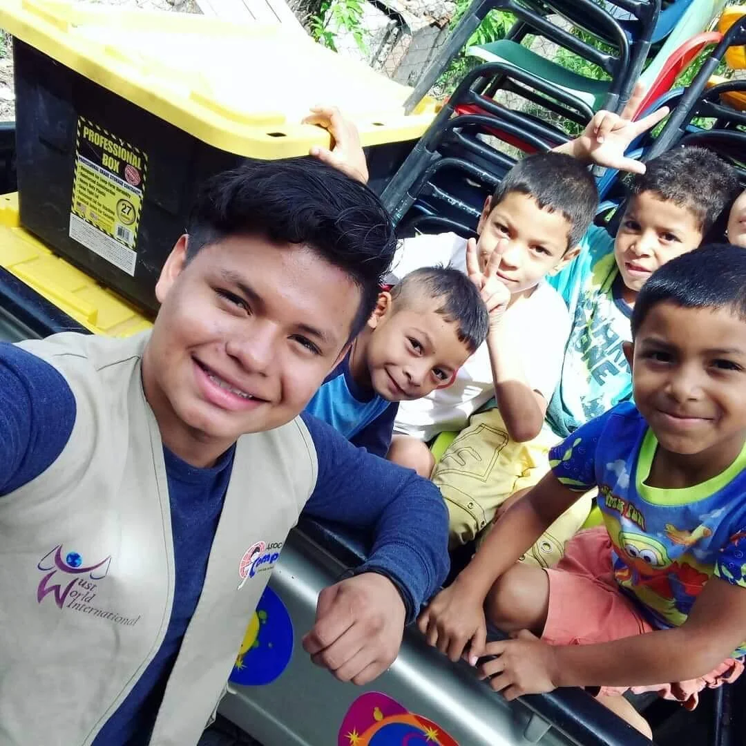 La bibliothèque mobile de JustWorld à l'œuvre au Honduras