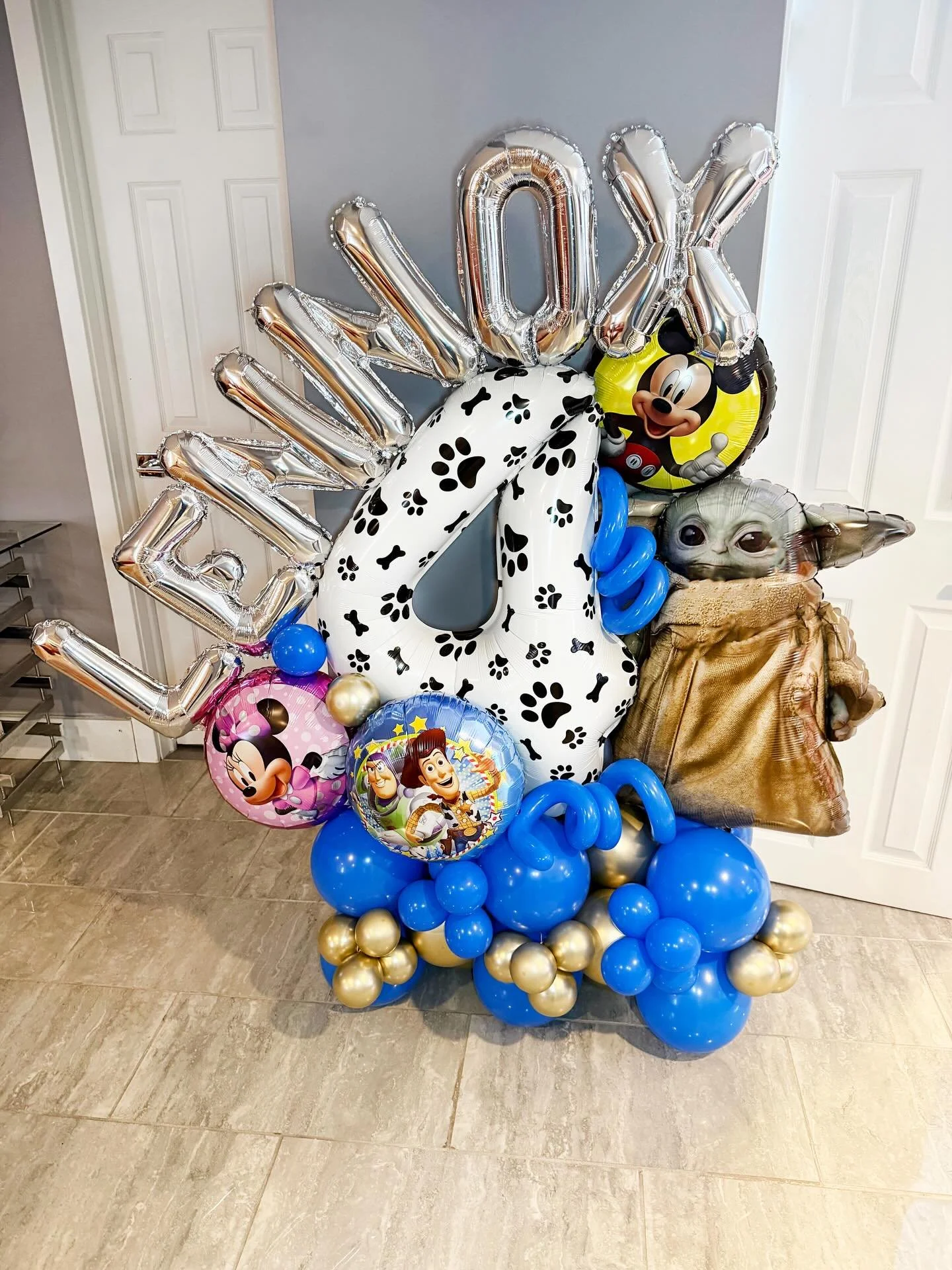 An extra special Disney-themed balloon bomb for your Disney lover. 🏰🐭
Fully customized with name, favorite characters, and colors to match your special occasion.

📍 Book with us today
📞 (347) 751-3539
📧 whats.poppin.lisland@gmail.com
💻 www.what