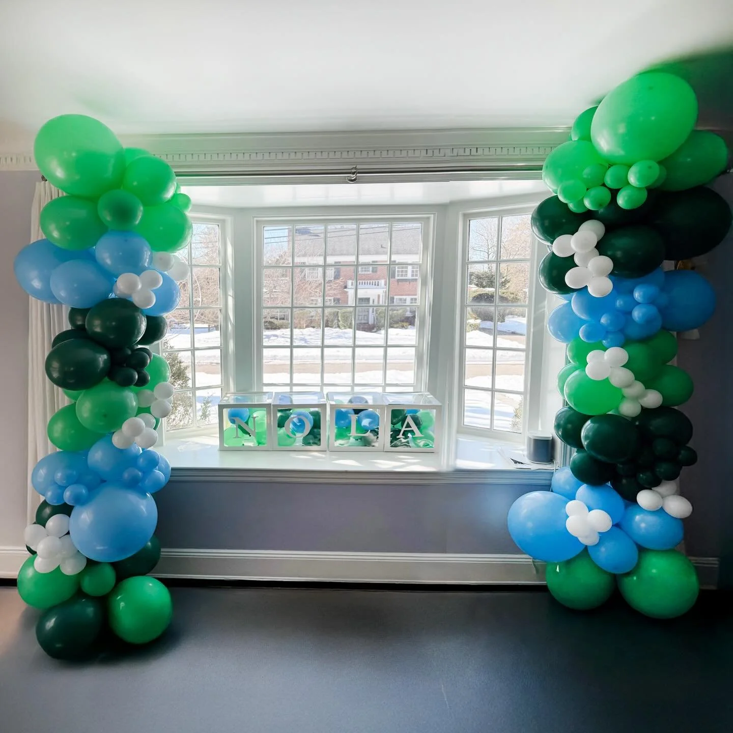 Big dreams, big school, and a bed party to match. 🎓

This Tulane University bed party setup was all about celebrating the next chapter in style. With bold school colors, custom balloons, and the perfect photo-ready display, it&rsquo;s the ultimate w