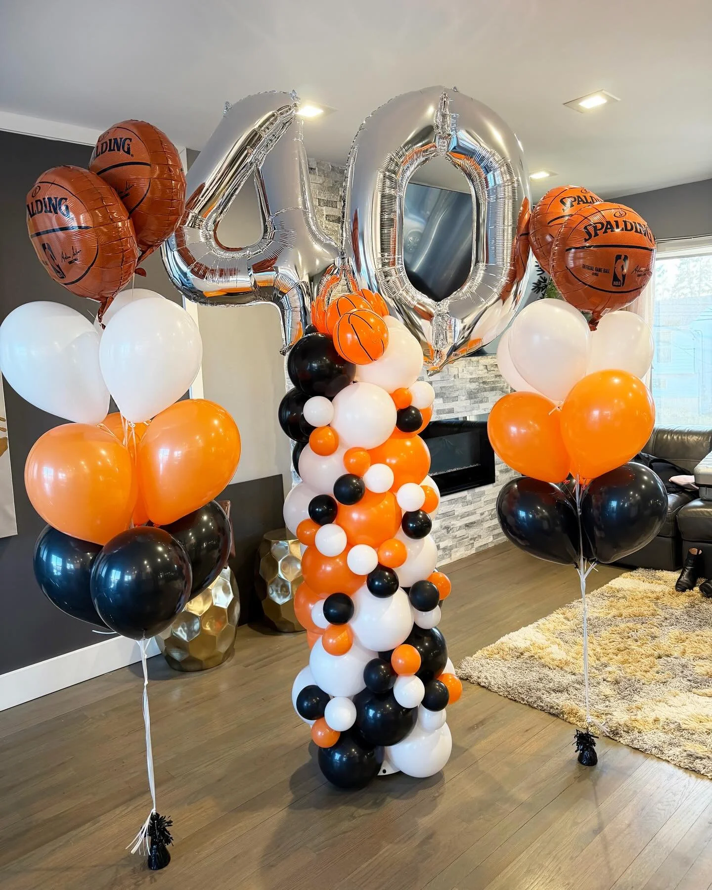 Courtside vibes for 40 🏀🔥🥳
March Madness just got personal with this custom number 40 column and basketball balloon bomb setup🏀🖤

The ultimate way to celebrate a milestone birthday in MVP style🙌🏻

📍 Book with us today
📞 (347) 751-3539
📧 wha