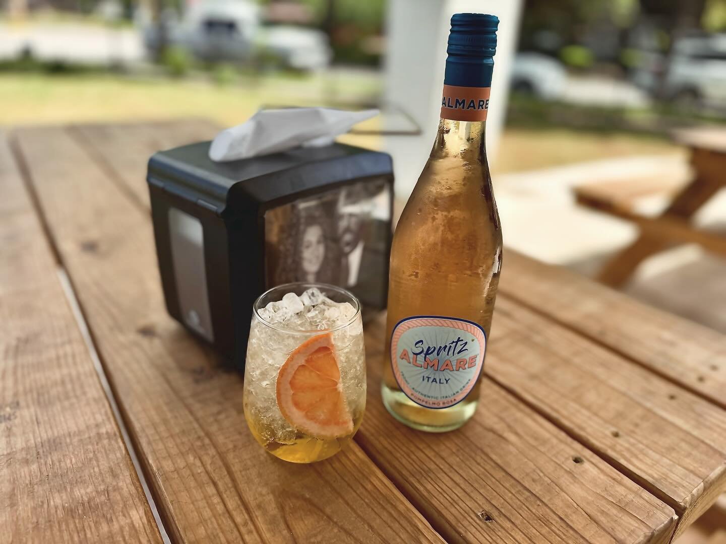 If you have followed Cenzo&rsquo;s over the years🤷&zwj;♂️ you know that the 3rd week of April is always SPRITZ WEEK🤷&zwj;♂️🤷&zwj;♂️. All week long bottles of Spritz are 25% off!

#spritz #nojudgementdaydrinking #specials #happyhour #oakcliff #dall