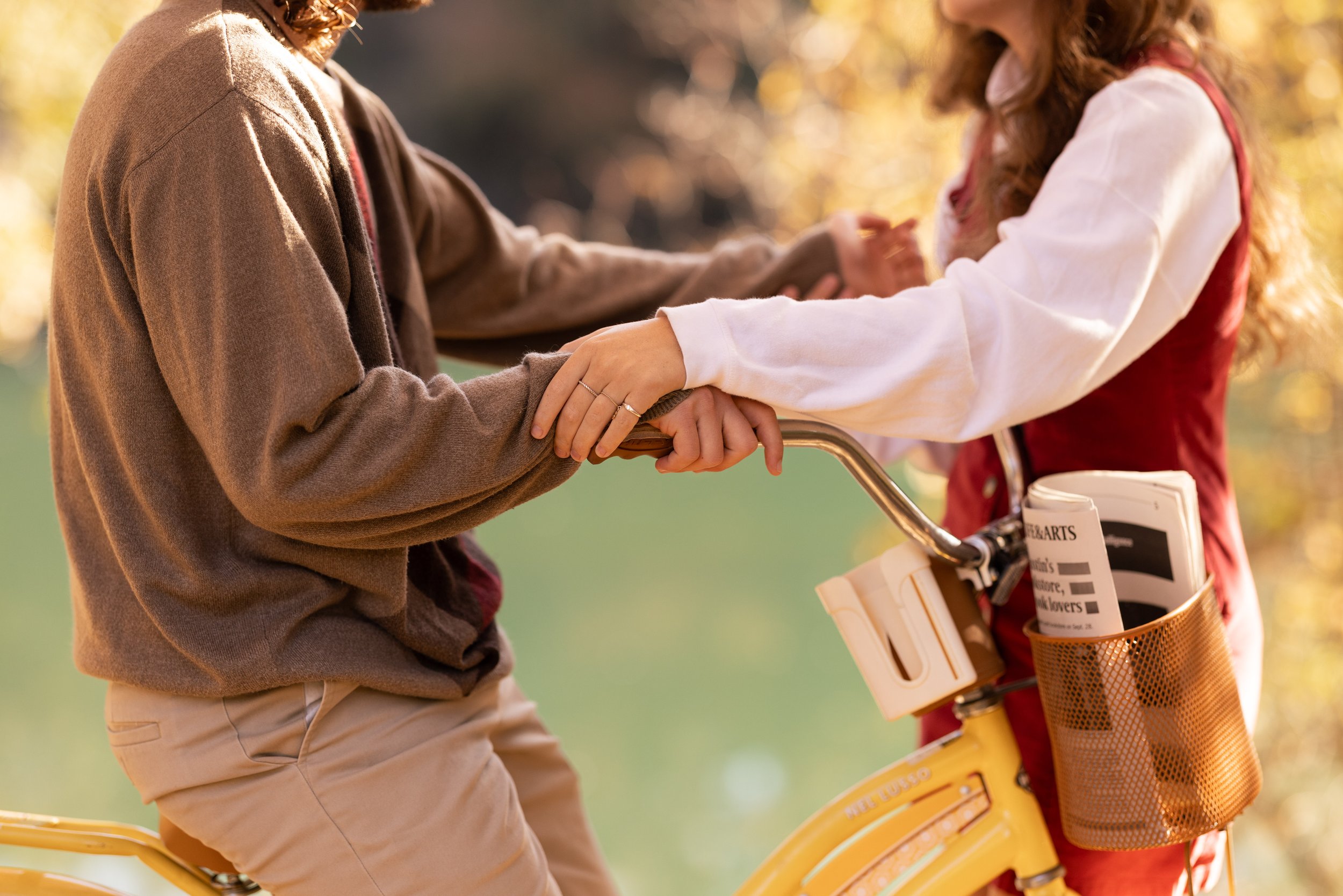 Austin Couples Lakeside Session with DiscoverDiss Photography