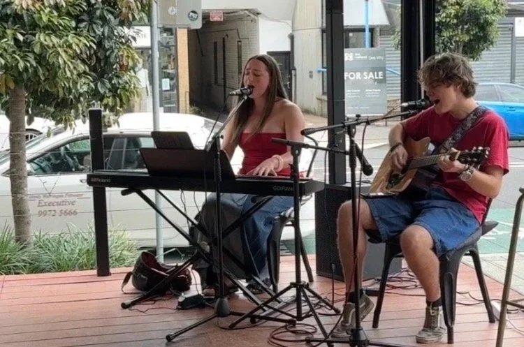 Twist Unplugged - Lachie &amp; Summer Saturday 28th February