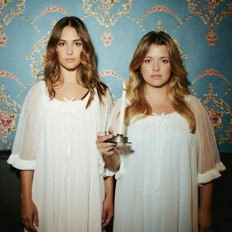 two-girls-one-ghost.jpg