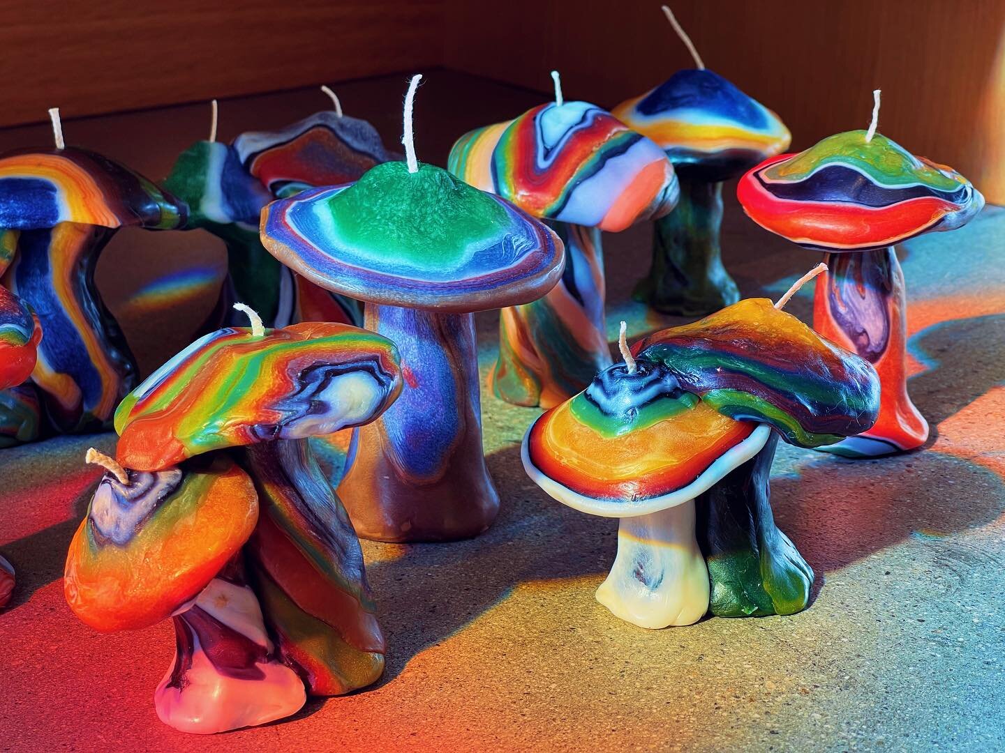 🍄 ᗰᑌSᕼᖇOOᗰ ᑕᗩᑎᗪᒪES 🍄
Hand sculpted rainbow mushroom candles by our friend Susie who has been creating these magical mycelium since the 80s! 

We weren&rsquo;t expecting these to sell so quickly! Only single shroom candles are left at the shop. 🌈🕯
