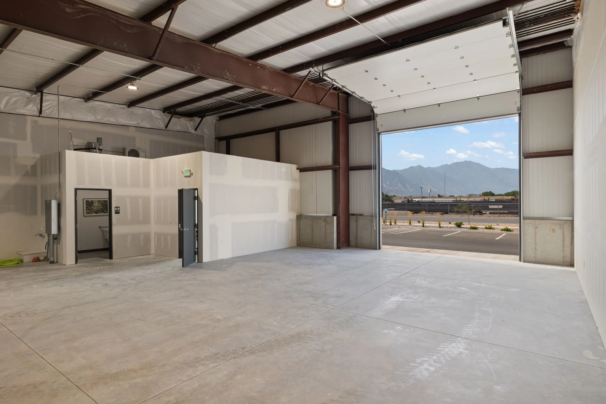 Grow Your Business with a Warehouse for Rent in Utah