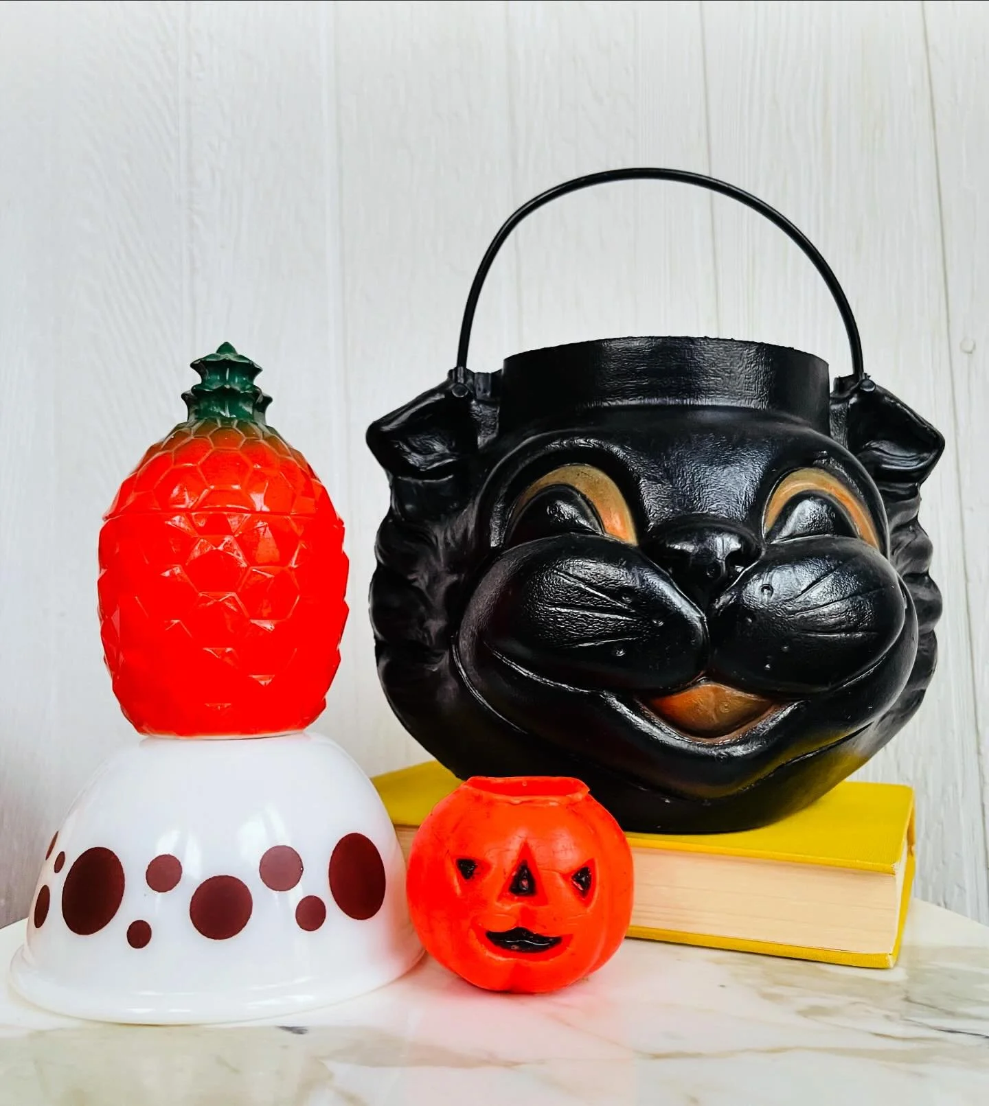 Bye September π
ππ‍β¬ππ‍β¬ππ‍β¬ππ‍β¬ππ‍β¬ππ‍β¬π
•
•
•
#vintagedecor #vintagekitchenware #vintagebowl #vintagecandle #gurleycandles #vintagecandypail #vintagecat #blackcat #vintagehalloween #vintagehall