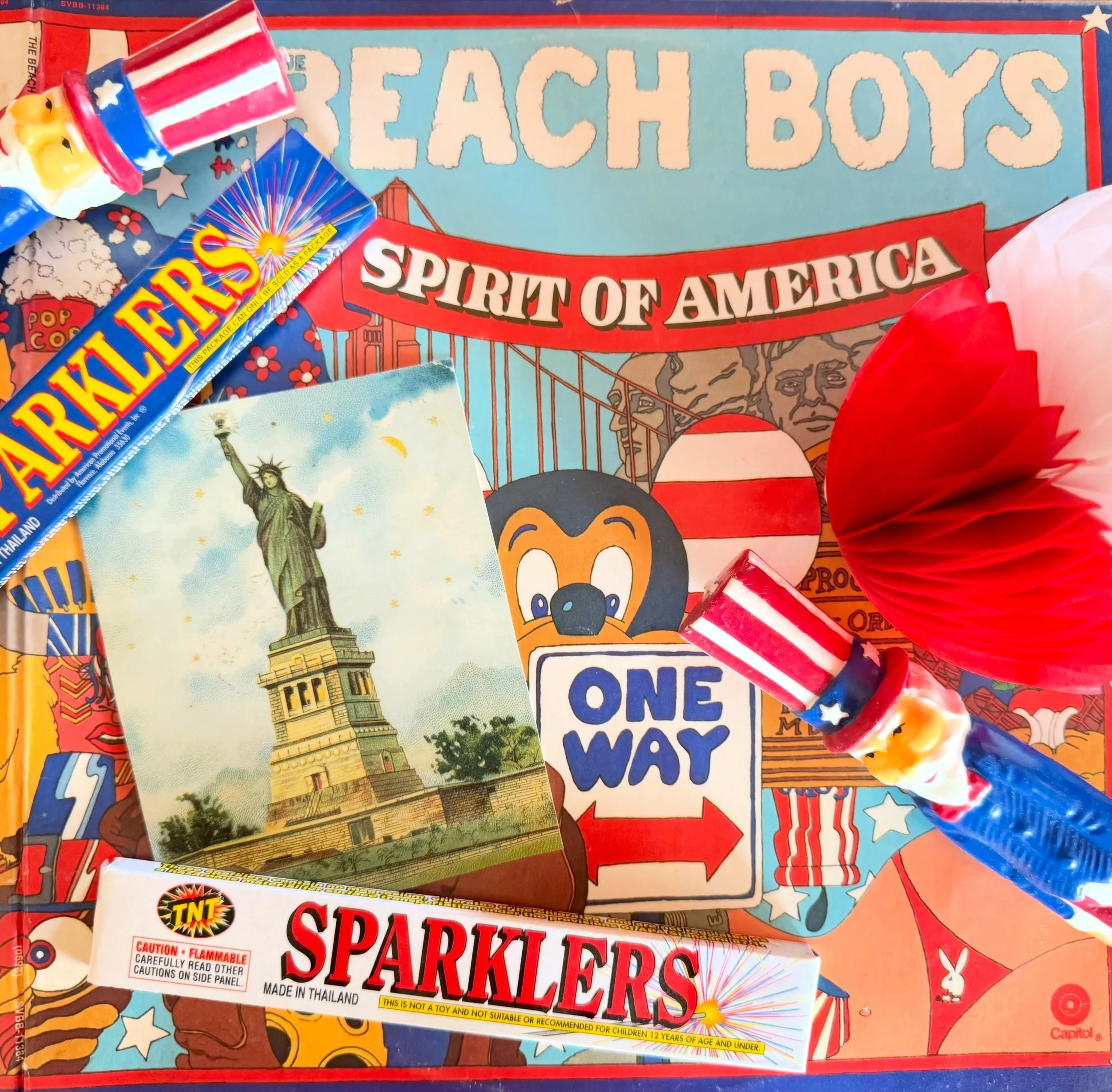 Happy 4th of July Weekend❗️
 🇺🇸2️⃣5️⃣0️⃣🇺🇸
&hearts;️🤍💙&hearts;️🤍💙&hearts;️🤍💙&hearts;️🤍💙&hearts;️🤍💙&hearts;️🤍💙

#4thofjuly #vintagedecor #vintage4thofjuly #america250 #redwhiteblue
