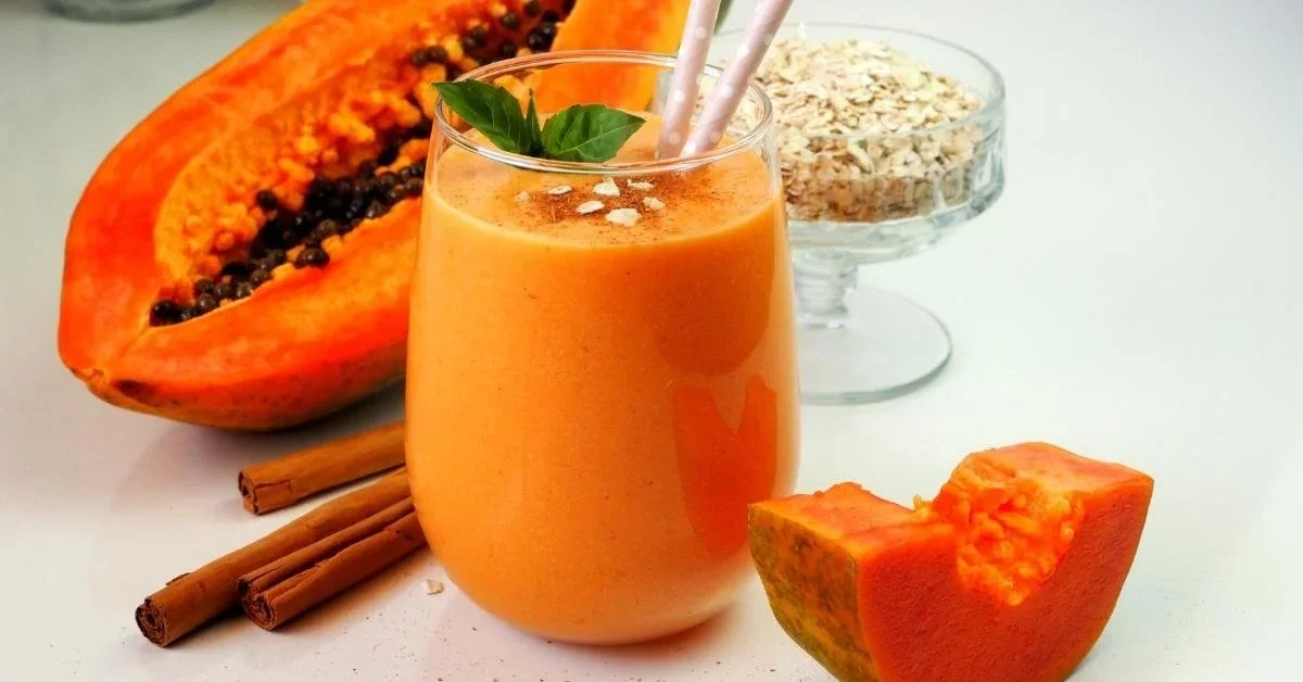 Homemade-Healthy-Papaya-Smoothie-with-Cinnamon-and-Oat-Flakes.webp