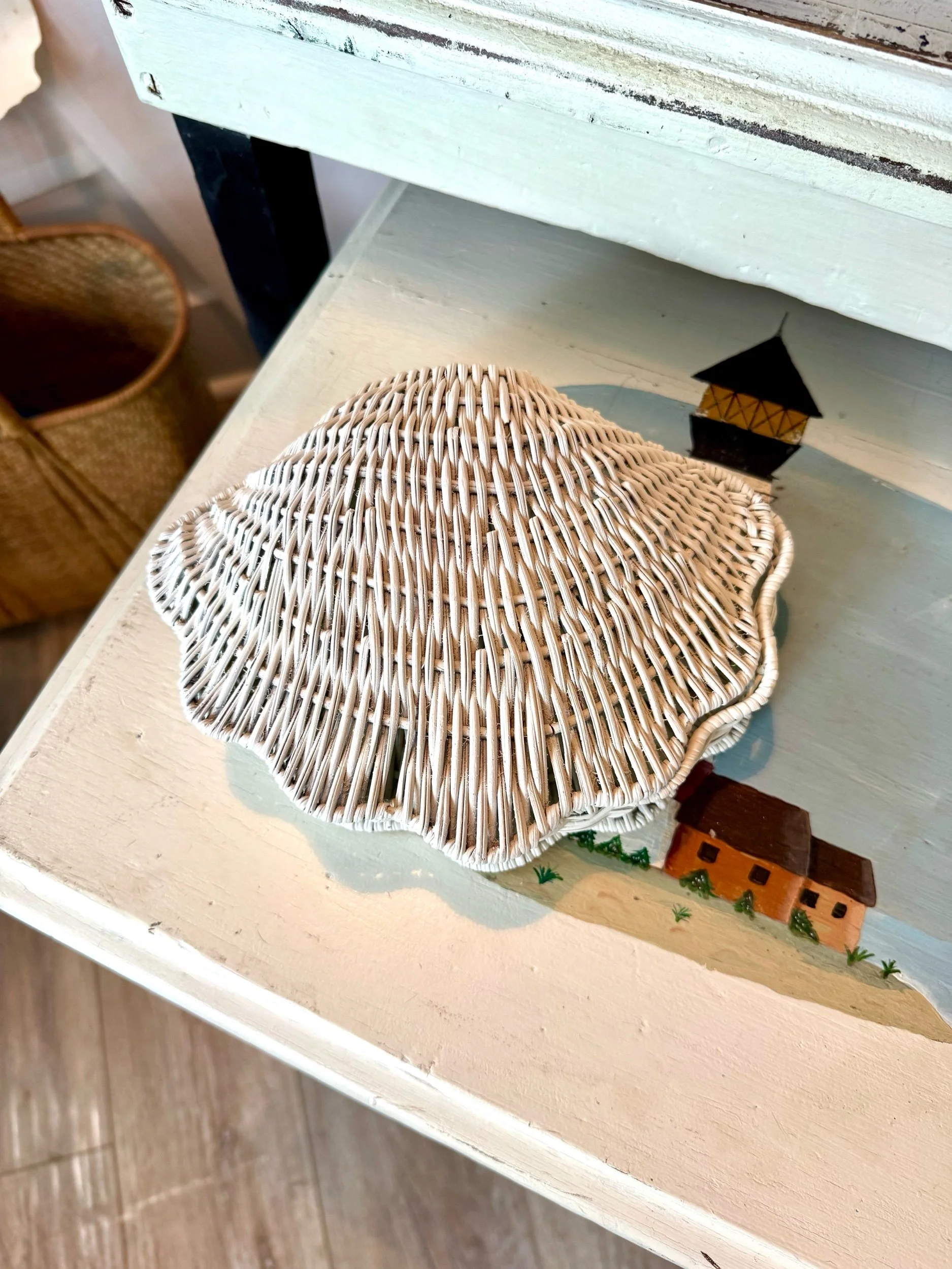 vintage wicker clam shell box