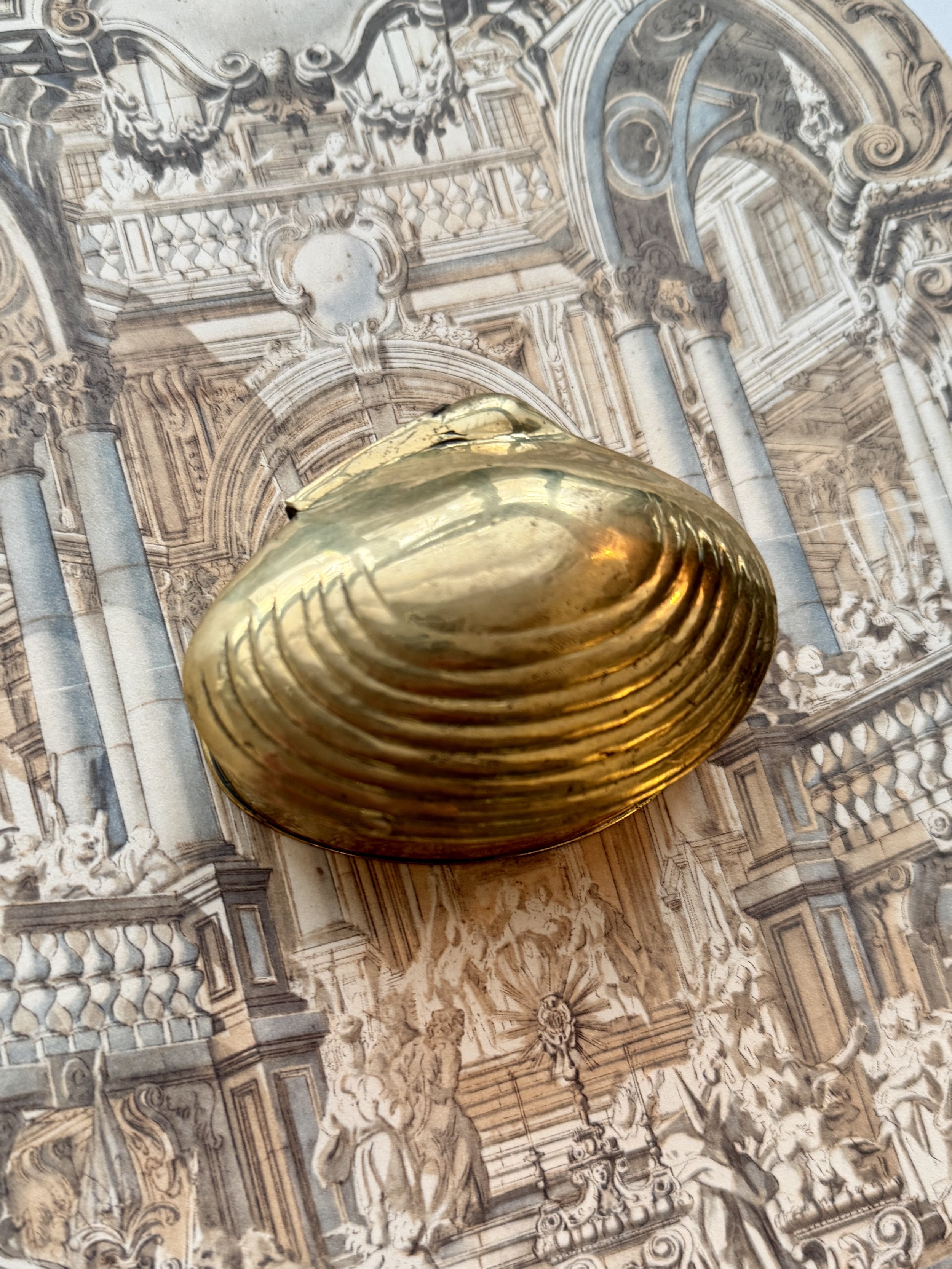 brass clam shell box, vintage