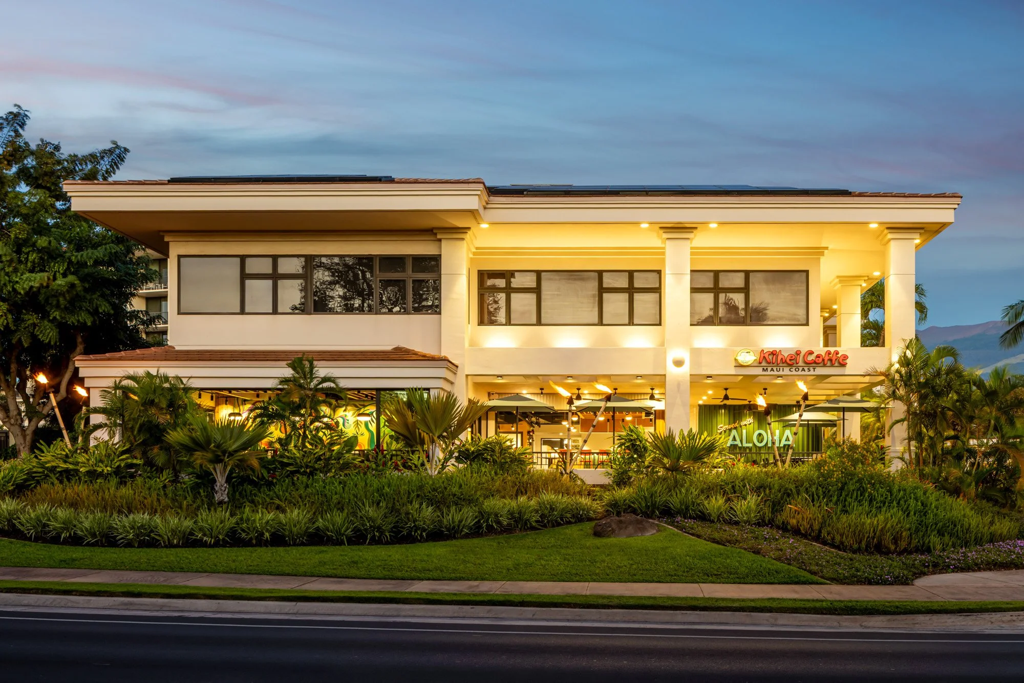 Pili-Kihei-Caffe-Maui-01.jpeg