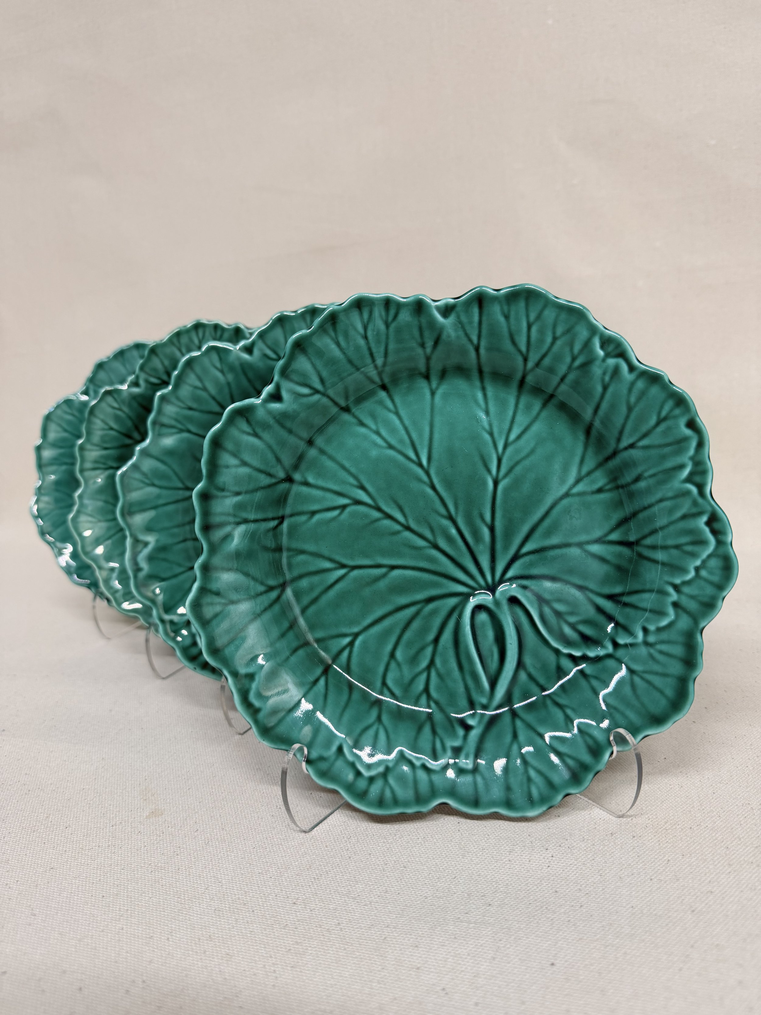 WEDGWOOD MAJOLICA PLATES, SET OF 4