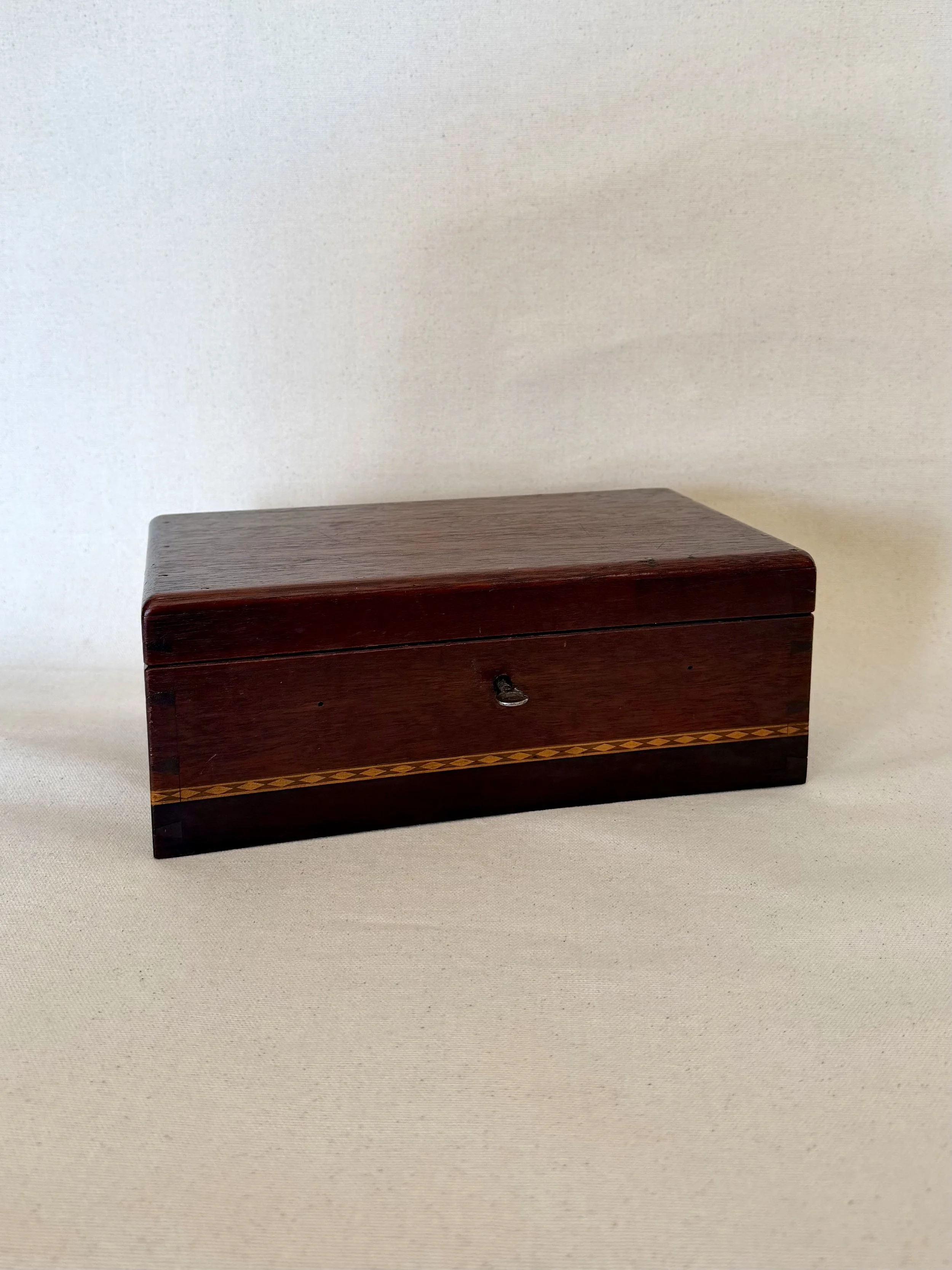 ANTIQUE ENGLISH BOX