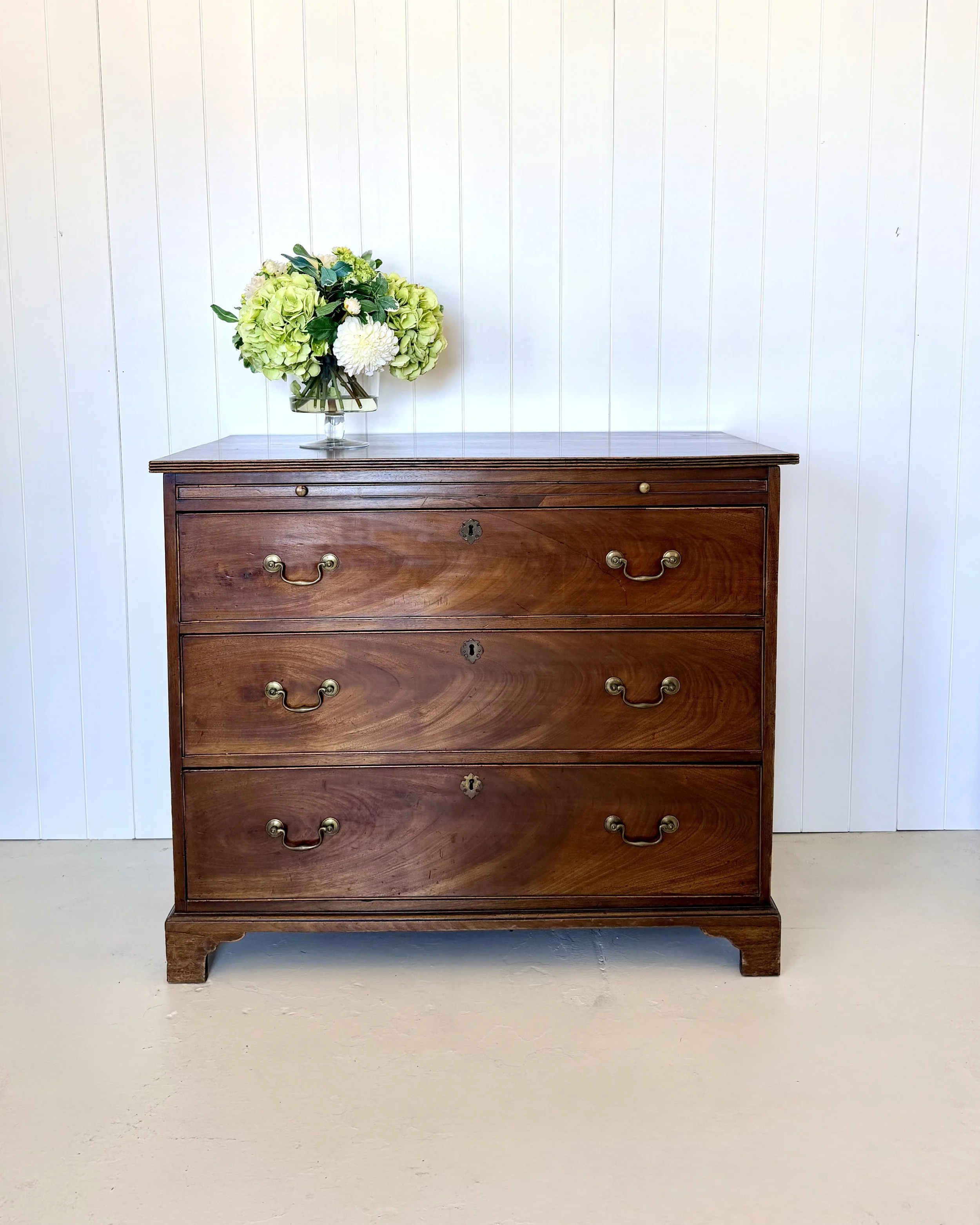 19TH CENTURY ENGLISH MAHOGANY CHEST