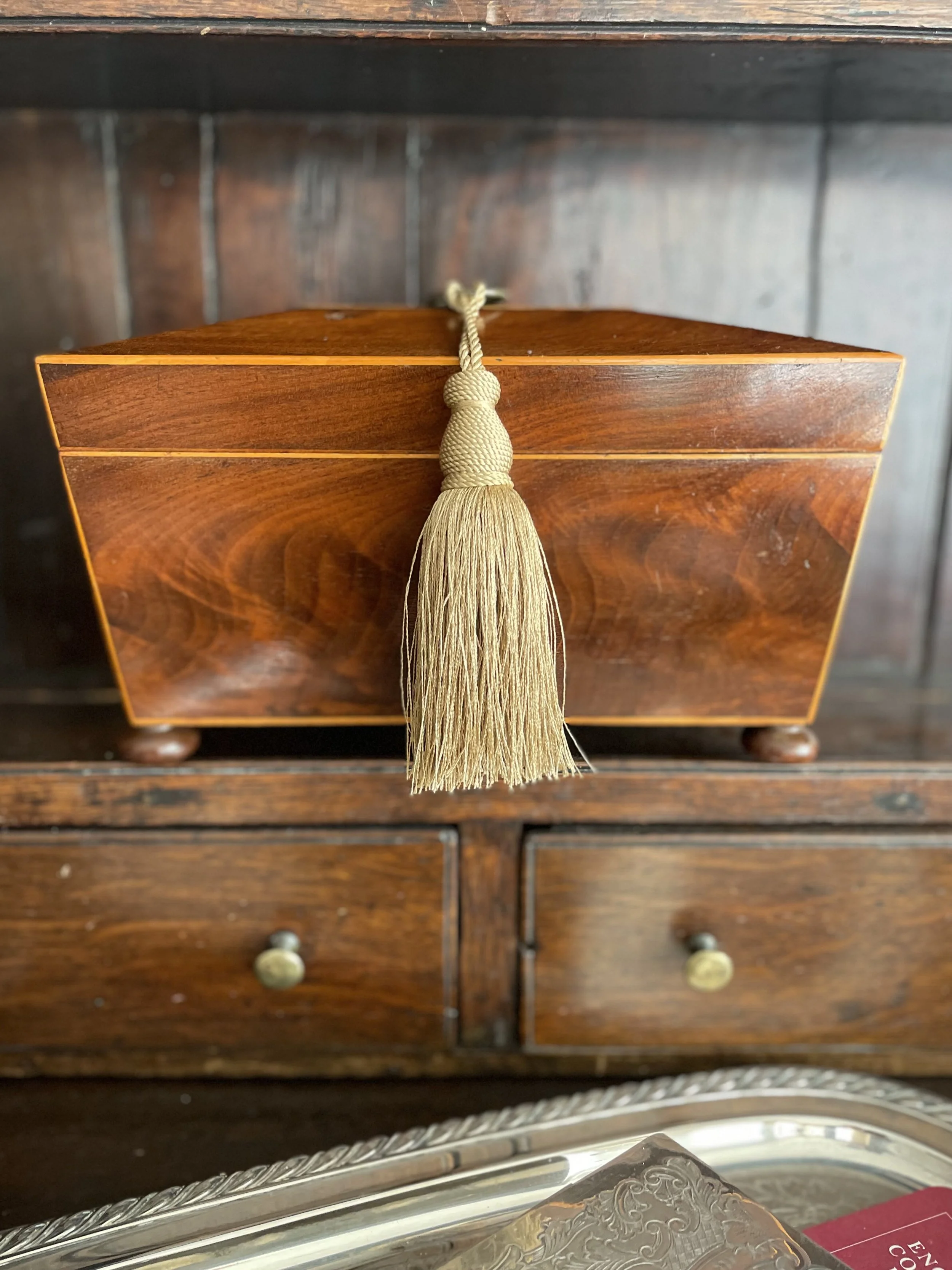 GOLD FURNITURE TASSLE