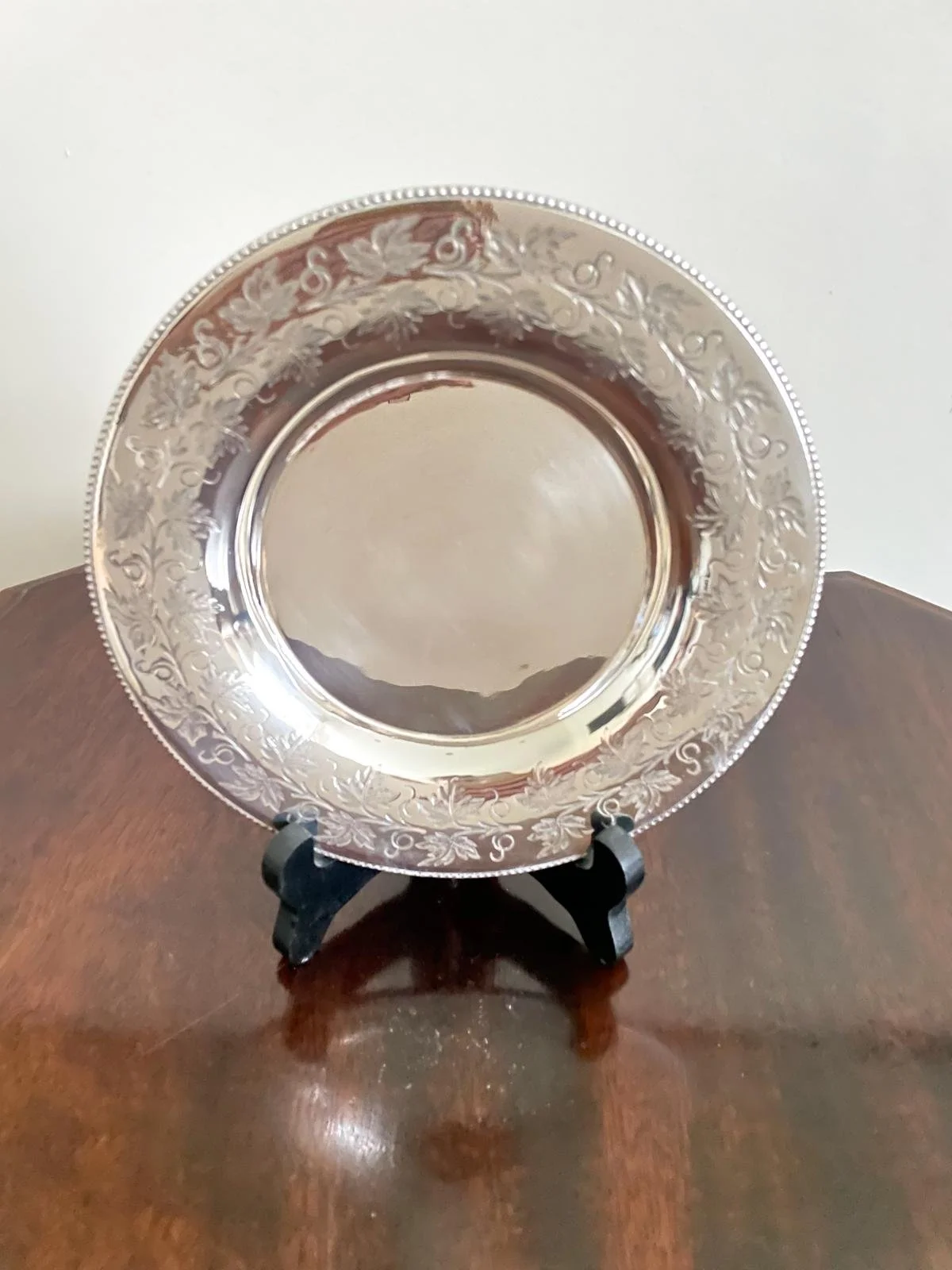 ENGLISH SILVER PLATE ROUND DISH