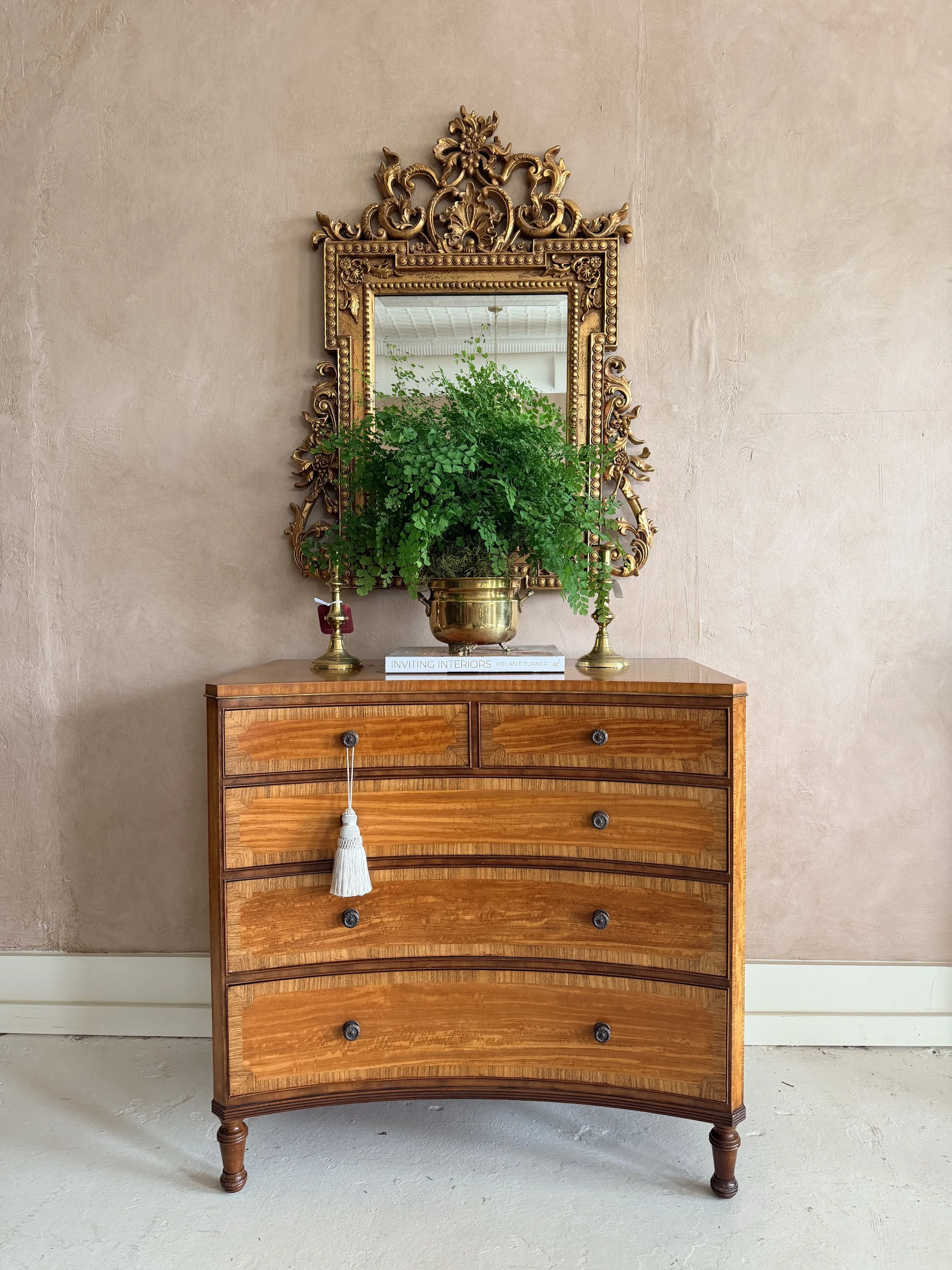 CURVED FRONT CHEST