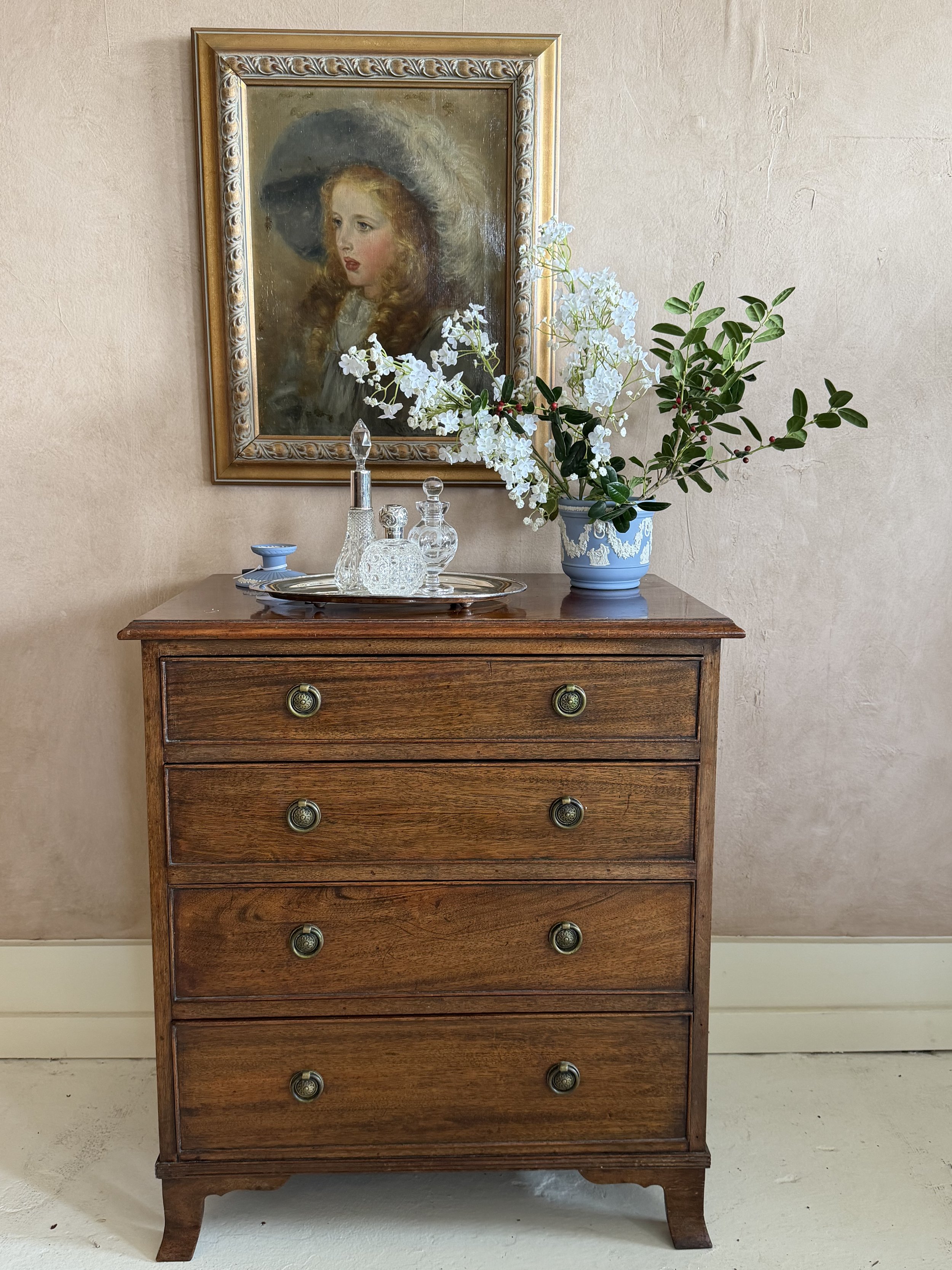 ANTIQUE ENGLISH MAHOGANY CHEST