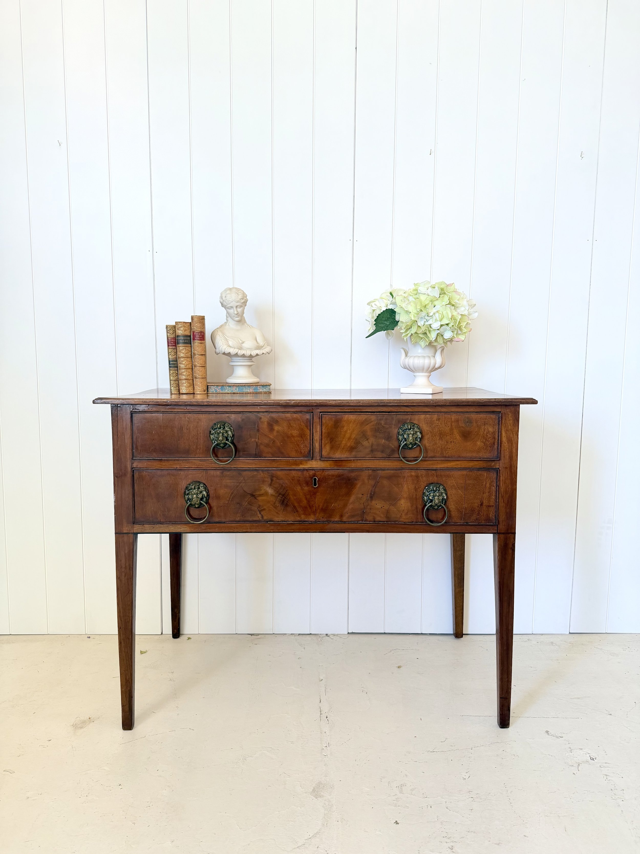 ENGLISH EDWARDIAN MAHOGANY TABLE WITH LION HEAD PULLS