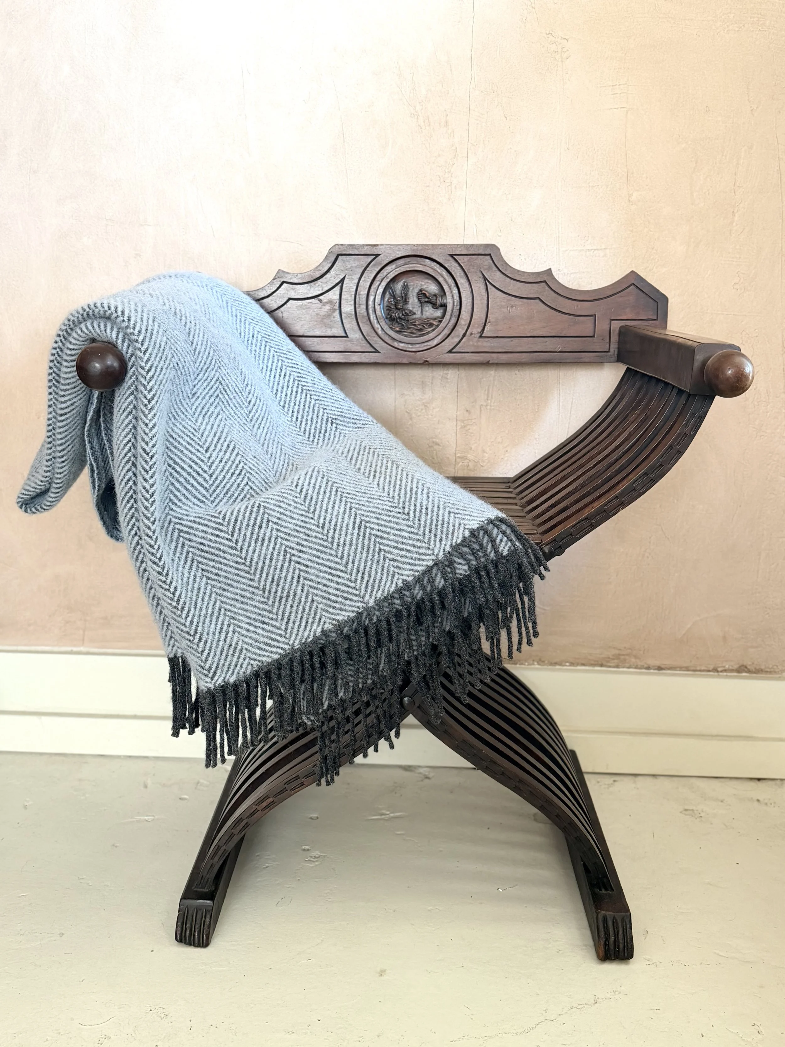 TWEEDMILL ENGLISH PURE NEW WOOL THROW - NAVY