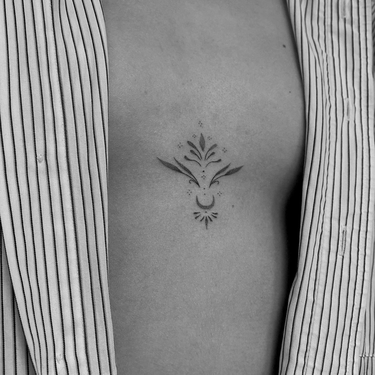 ~ a handpoked loveletter on the body. 💌

your story. your energy. symbols for a lifetime. 

TATTOO | HANDPOKE | INK | MINDFUL
#tattooseitzerland #handpokeswitzerland #handpokeartist