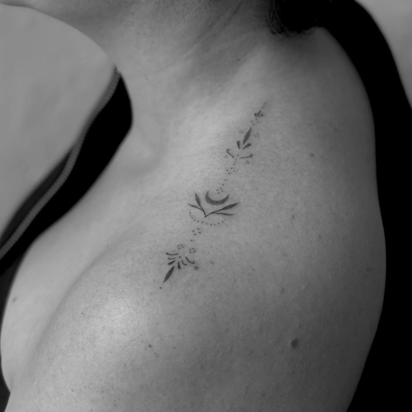 every symbol carries an energy ~ day by day your body will feel it. made with love &amp; intention. 🦋

&bull; handpoke ritual &bull;

TATTOO | HANDPOKE | MINDFUL | ART
#handpoketattoos #mindfulart #tattooswitzerland