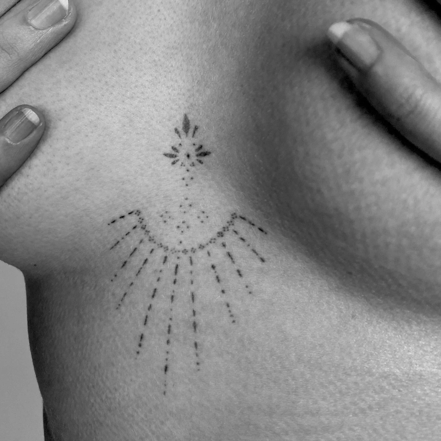 ~ soft handpoked lines healed ~ made with love. 🤍
inner light.

TATTOO | MINDFUL | ART | FINELINE

#tattooswitzerland #finelinetattooing #handpokeswitzerland