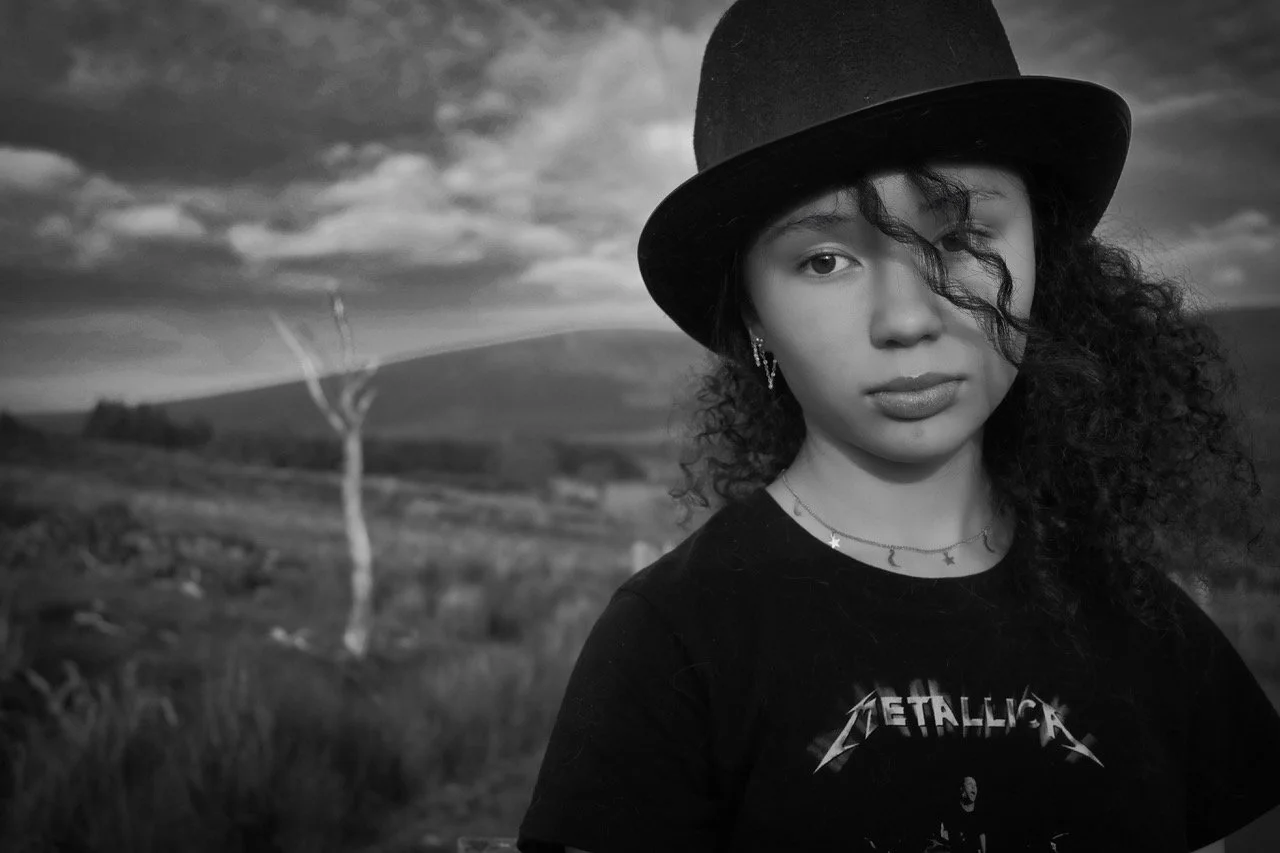 Sara Hat bw.jpeg