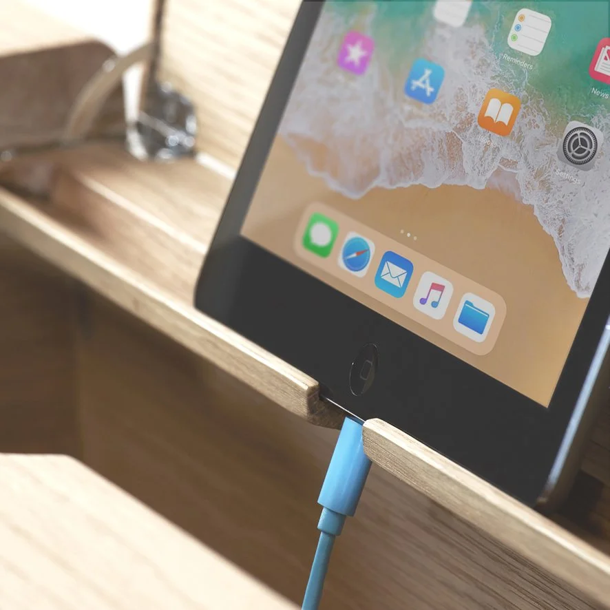 Cornholme_Desk_Tablet_Support-01.jpg
