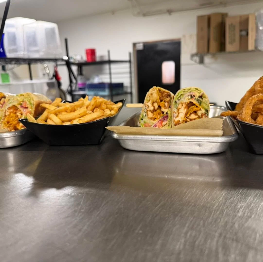 🗣 Groovy Beast Wednesday Specials 🍽
&bull;
🚗 1611 Westover St Gastonia, NC 28056 🏋🏽&zwj;♂️ 
&bull;
📱 704-879-4488 for To Go&rsquo;s 🏃&zwj;♀️
&bull;
💻 www.groovybeastco.com 💳 
&bull;
🐫 #HumpDay Specials
Pimento Cheese BLT&mdash;pimento chees