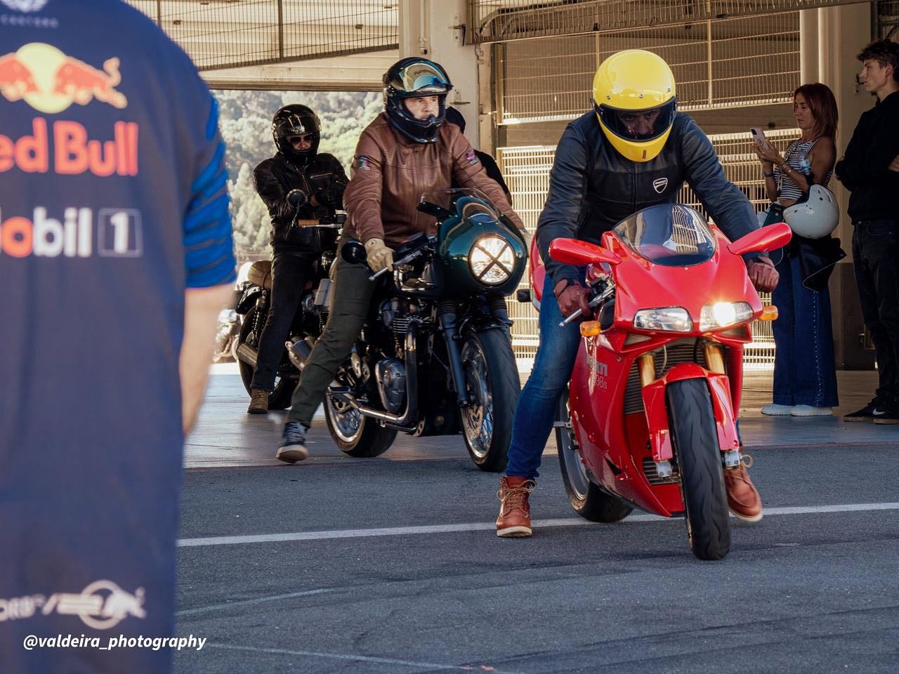 Algumas das  m&aacute;quinas que participaram no Track Day Experience.
Obrigado a todos.
Obrigado @valdeira_photography pelas fotos