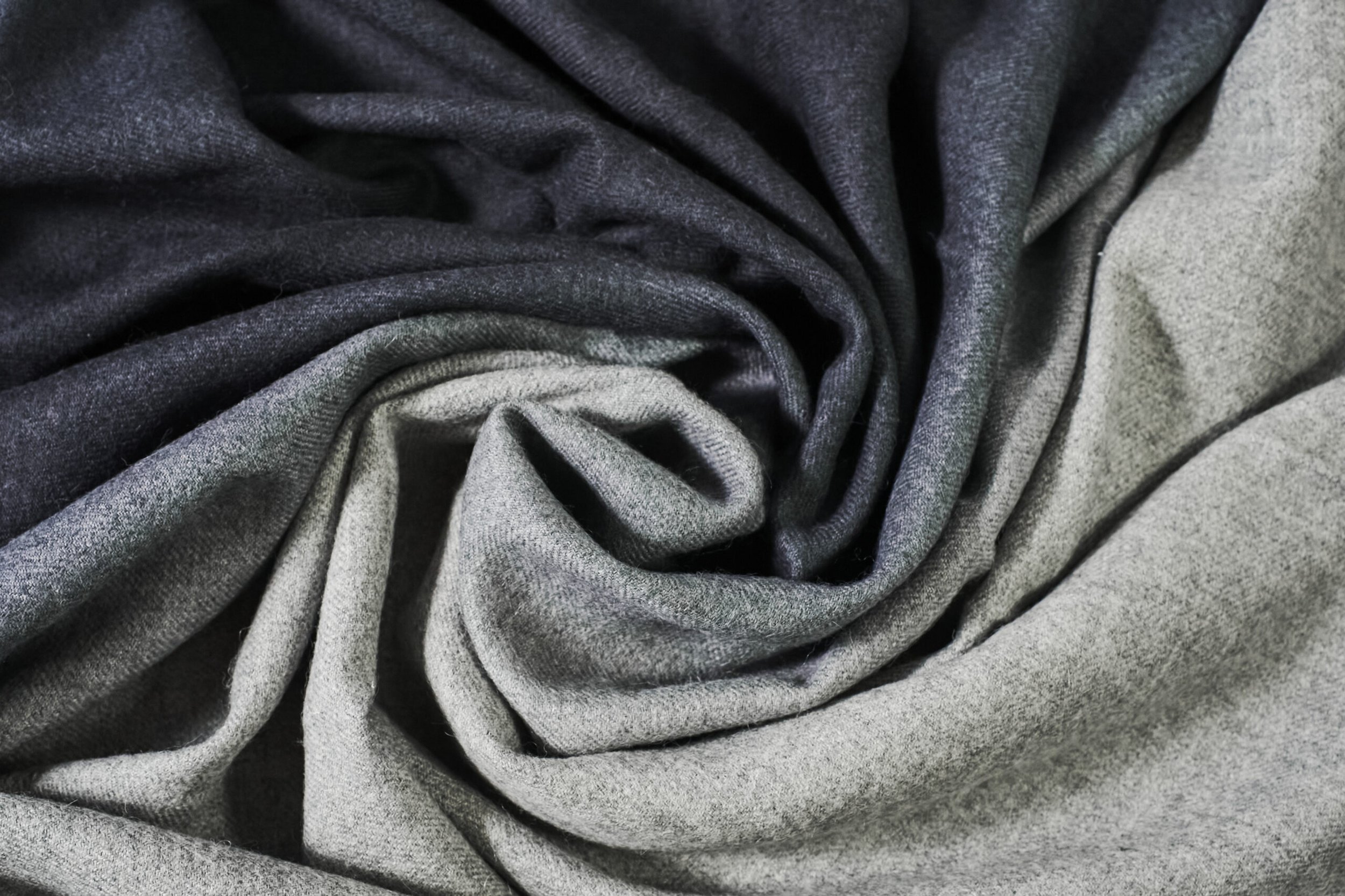 Essential a Mano | Light Grey + Dark Grey