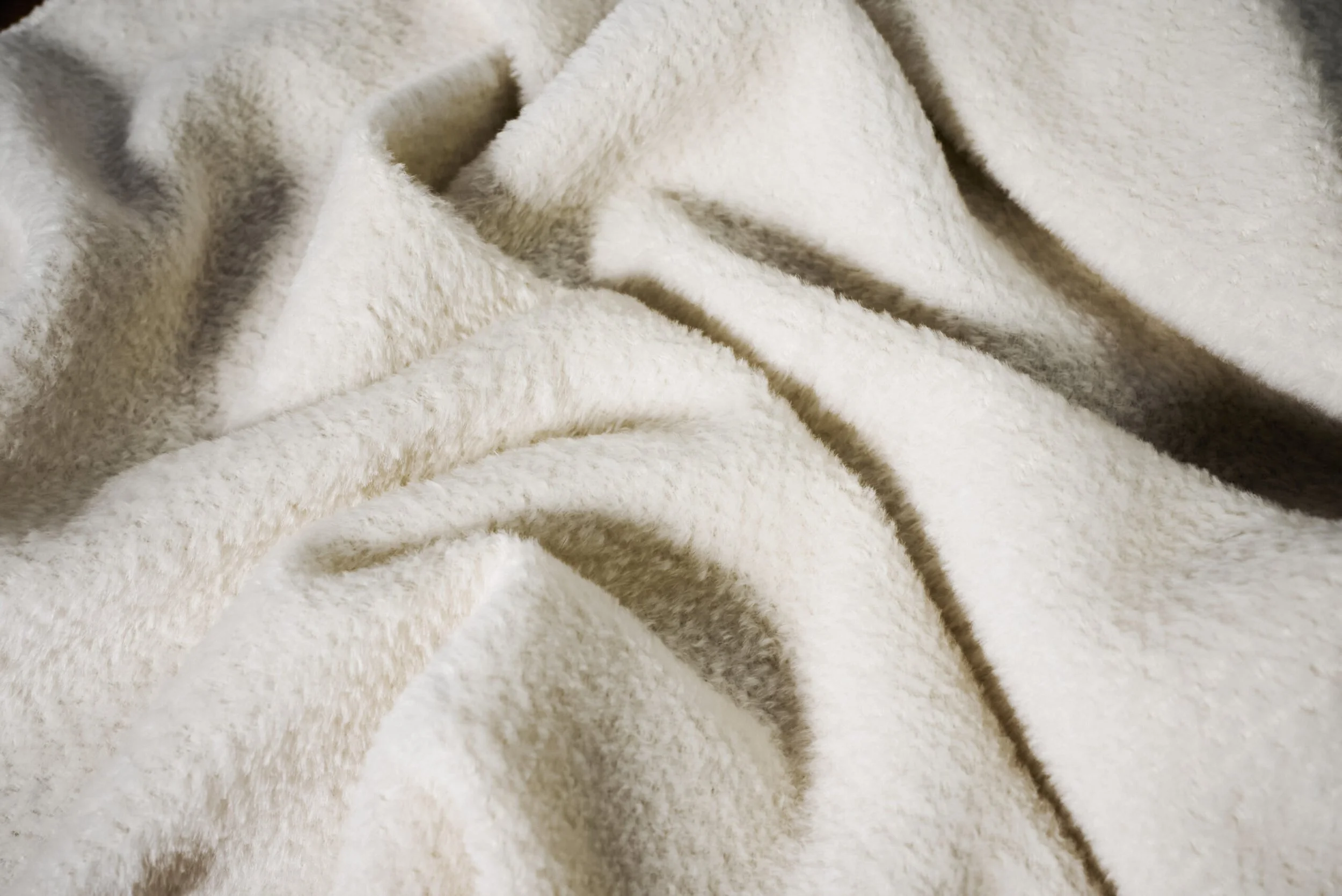 Nuboso | White