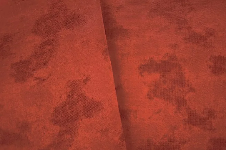 Iridescence | Rouge Terre