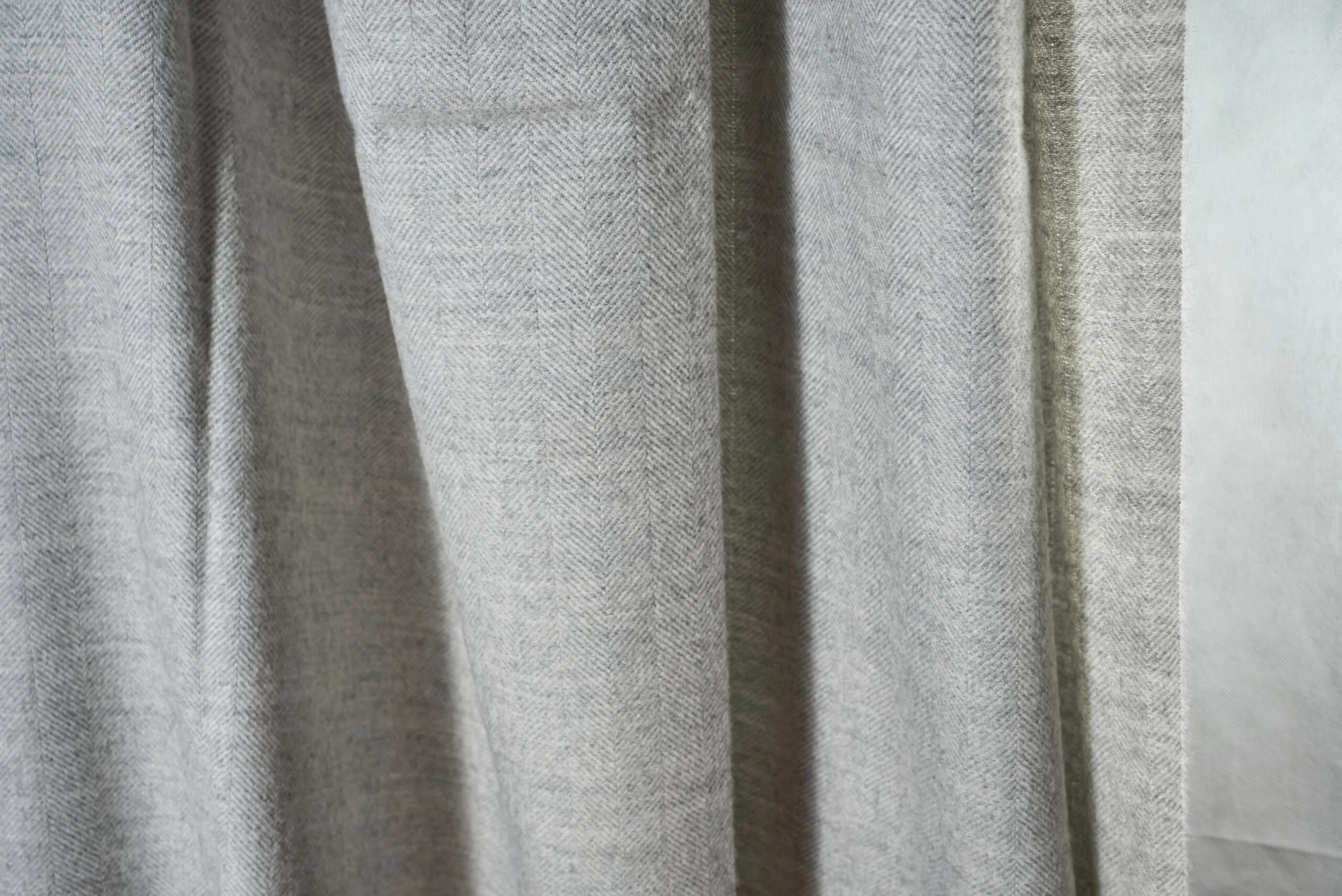 Fishbone | Light Grey + White