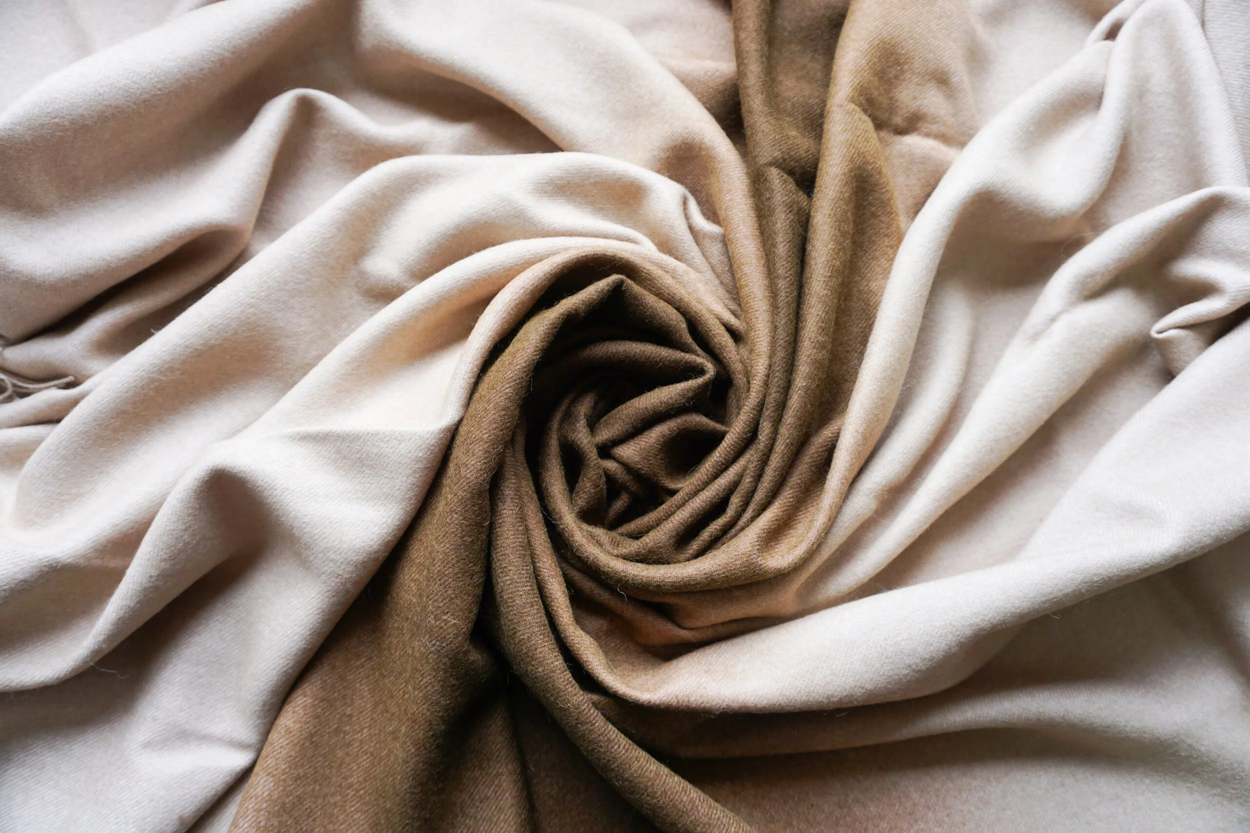 Essential a Mano | Nude + Chocolate