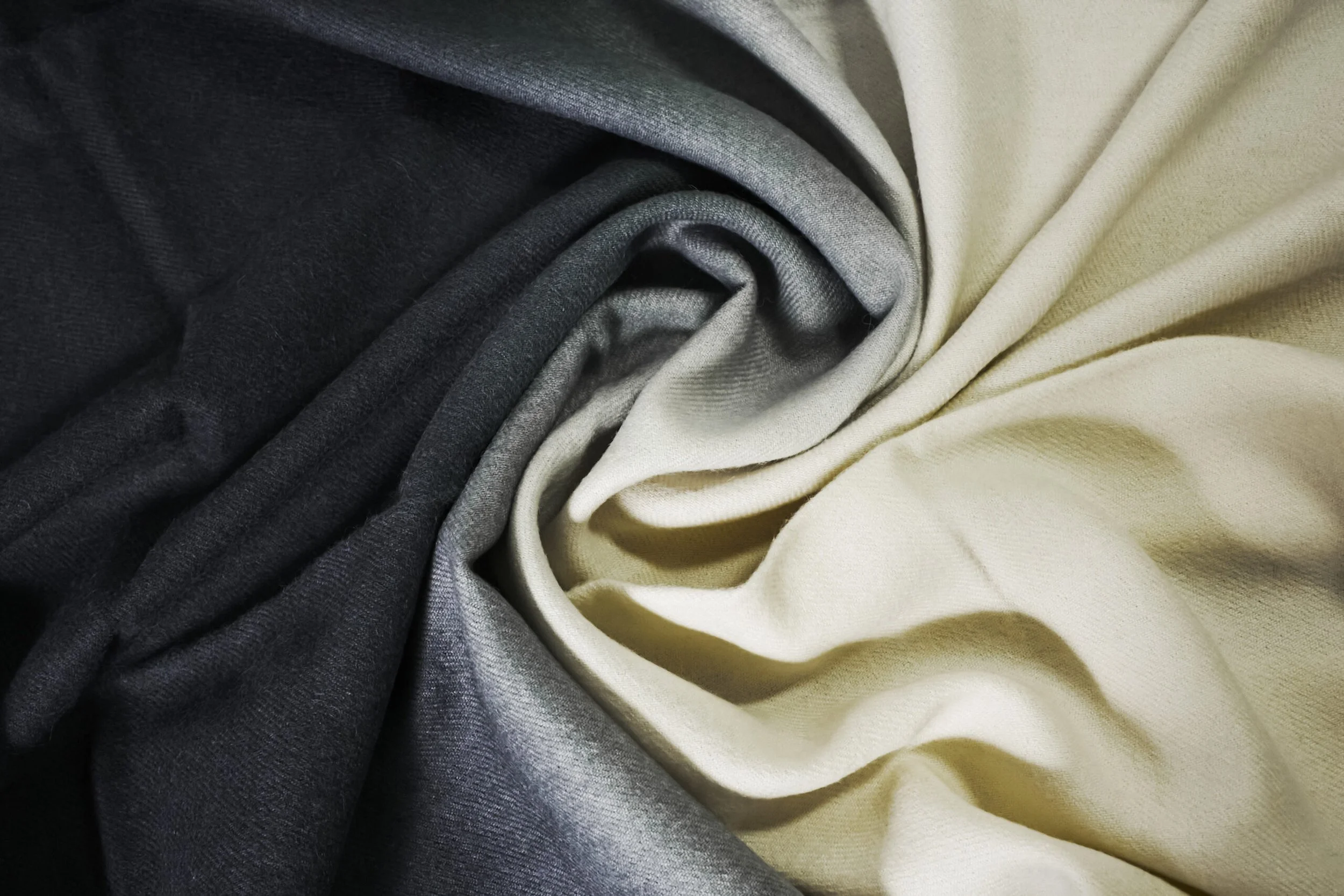 Essentials a Mano | White + Dark Grey
