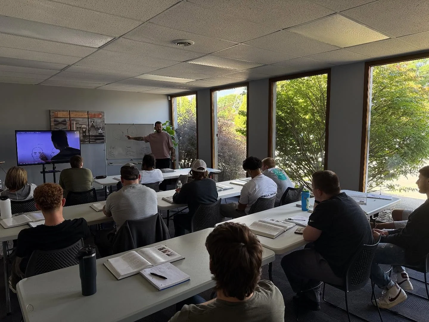 This class is going strong! We&rsquo;ll be starting walkins for the students next week! We&rsquo;ll be around Monday through Thursday from 10 AM to 3 PM, if you wanted a chance at a sweet haircut, helping out a student, and for a the low price of 5$ 